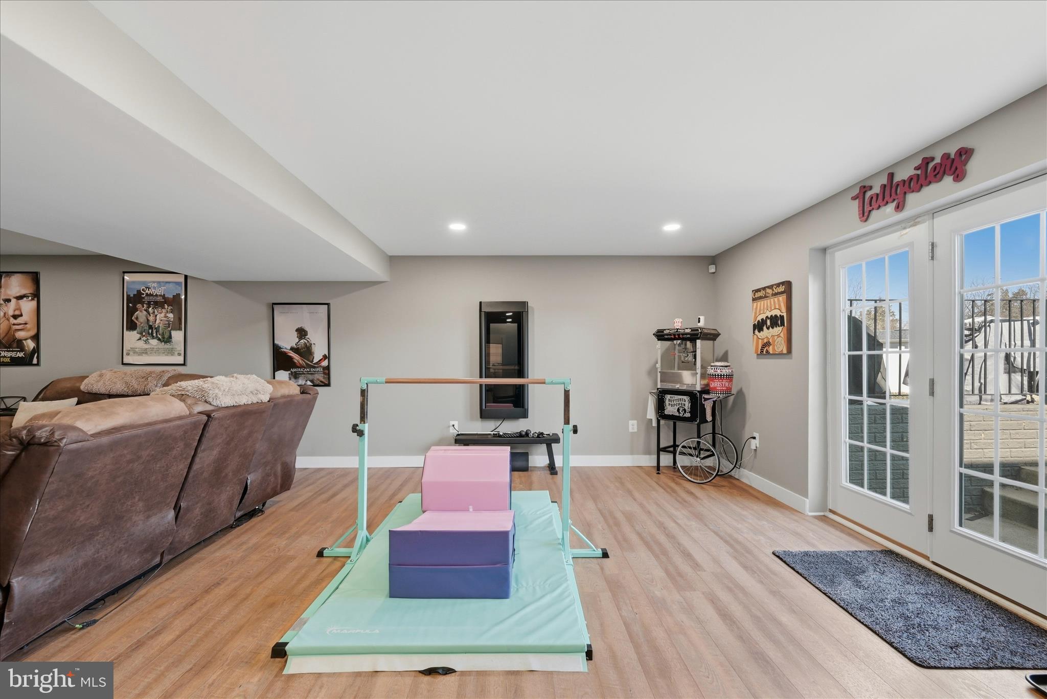 MOUNTAIN VIEW ESTATES - Residential