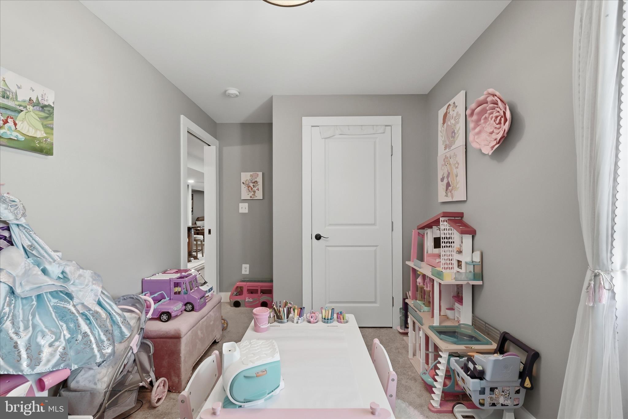 MOUNTAIN VIEW ESTATES - Residential