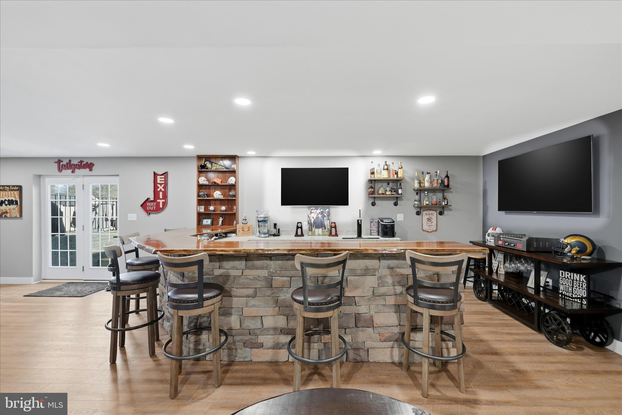 MOUNTAIN VIEW ESTATES - Residential