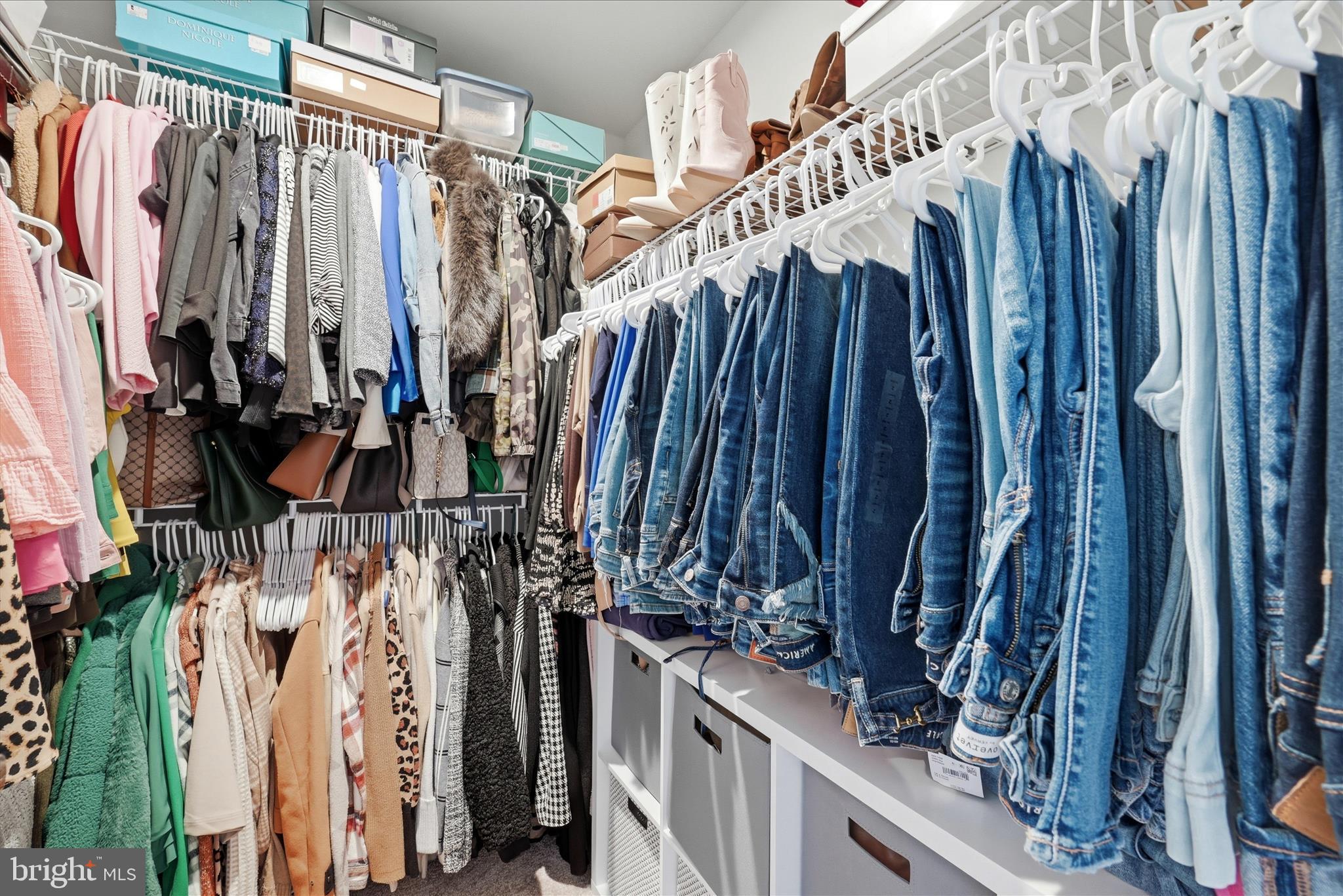 MOUNTAIN VIEW ESTATES - Residential