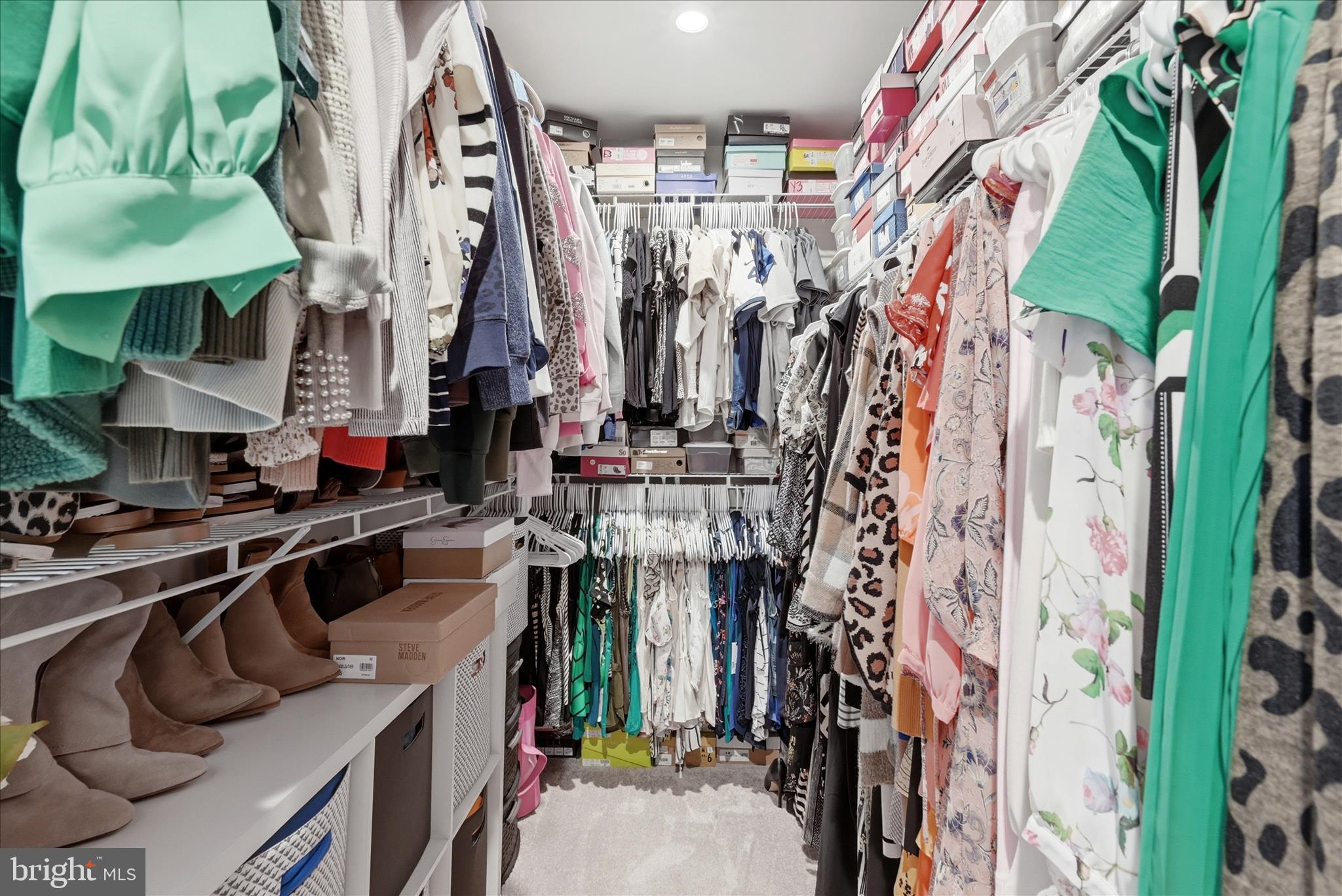 MOUNTAIN VIEW ESTATES - Residential