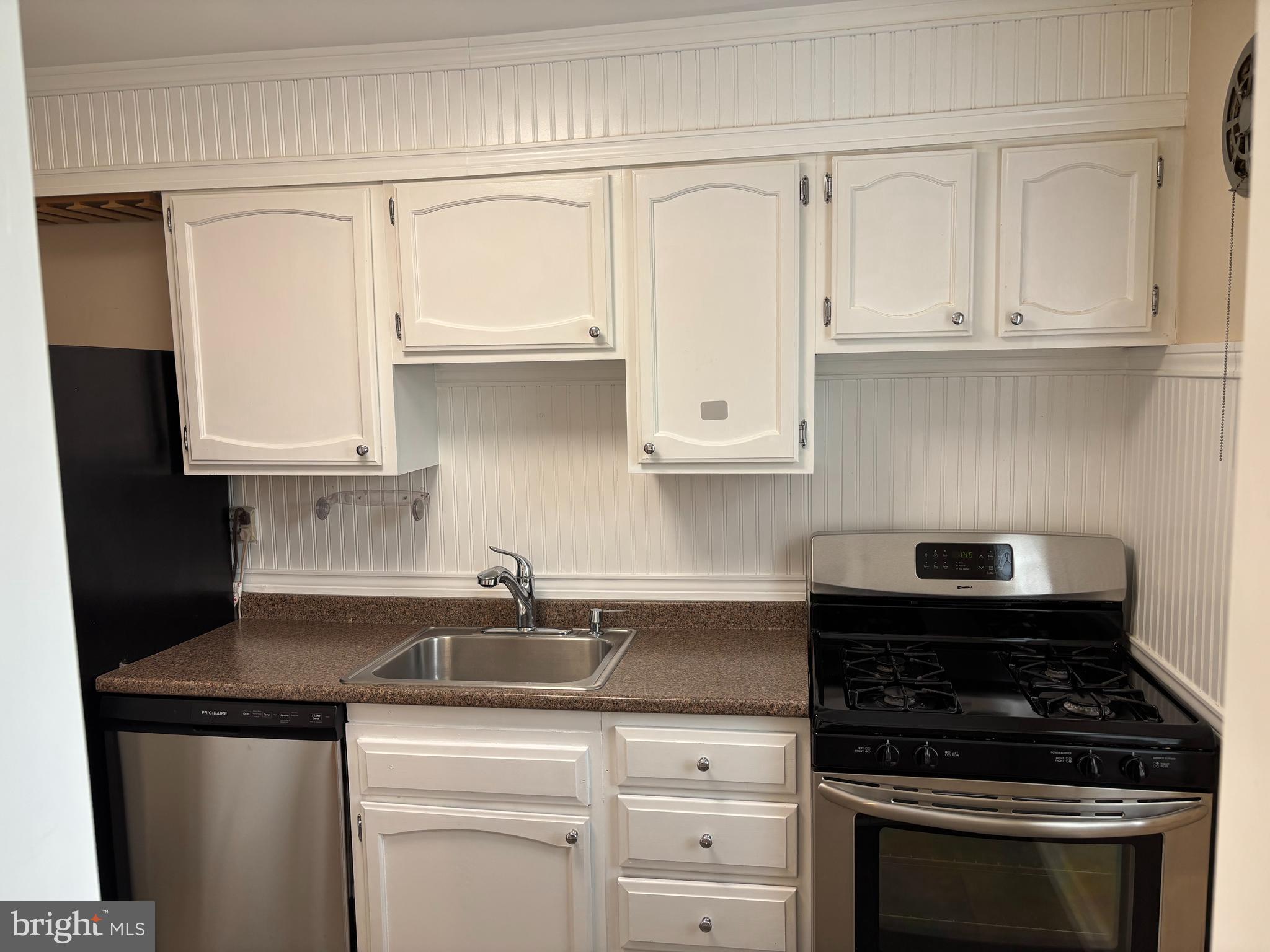 BELLE VIEW - Residential Lease