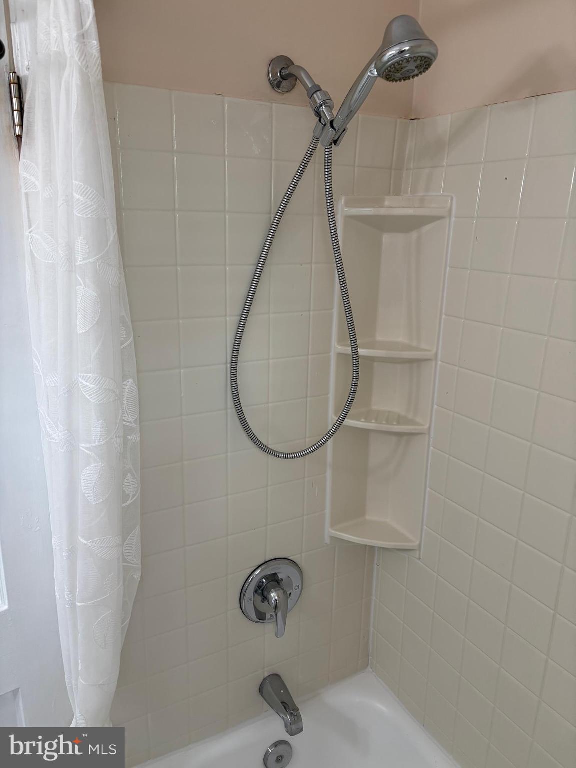 BELLE VIEW - Residential Lease