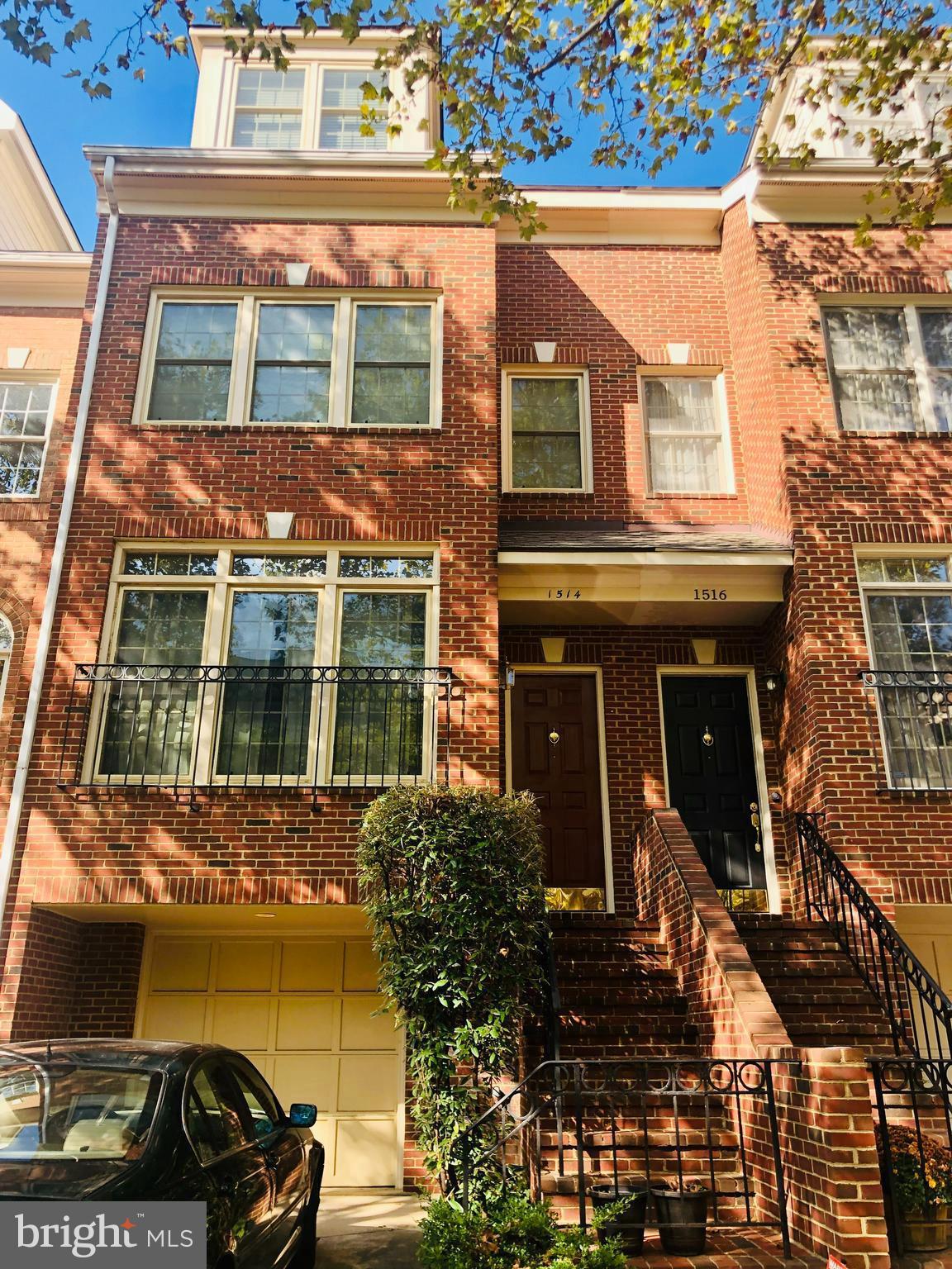 ROSSLYN - Residential Lease