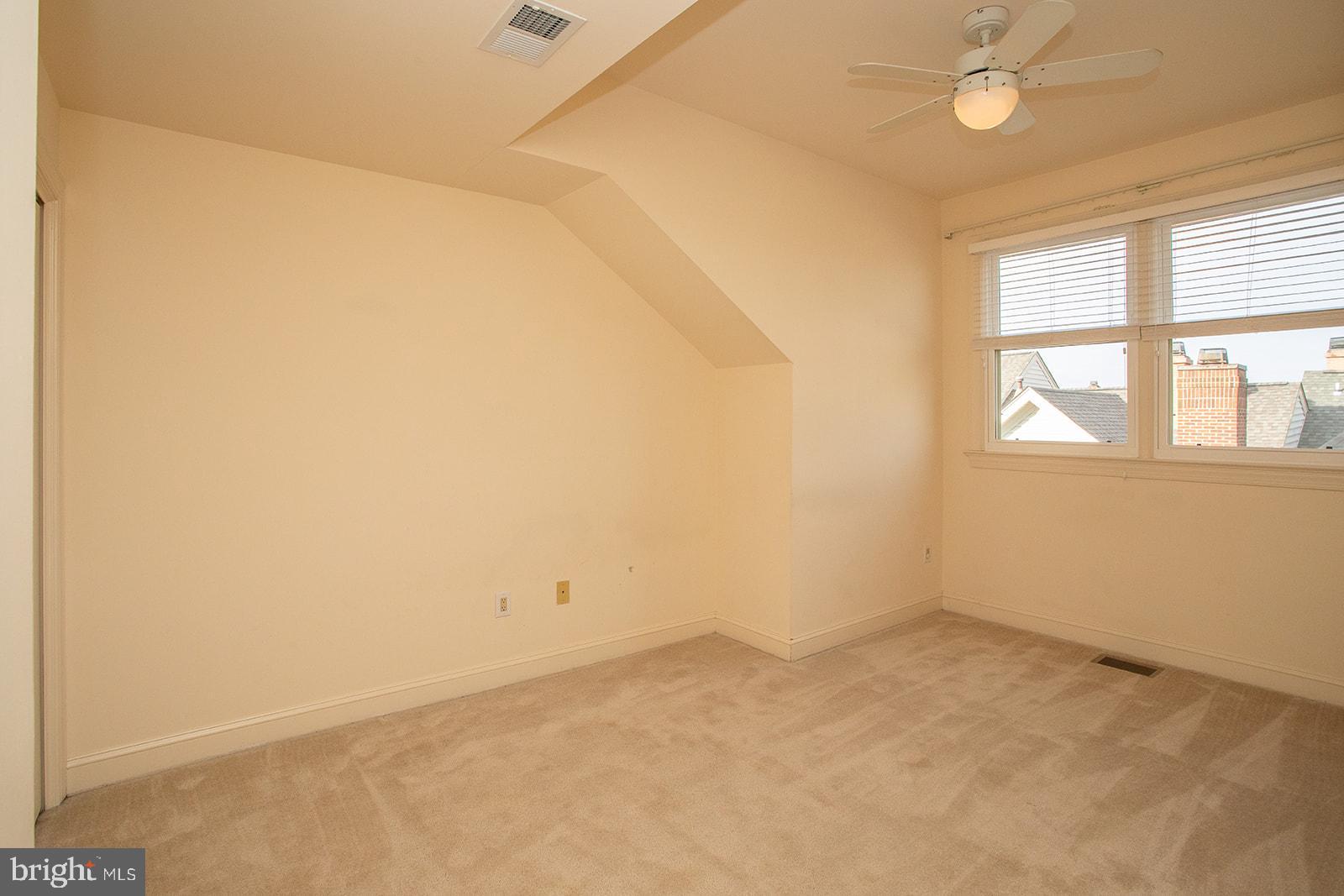 ROSSLYN - Residential Lease