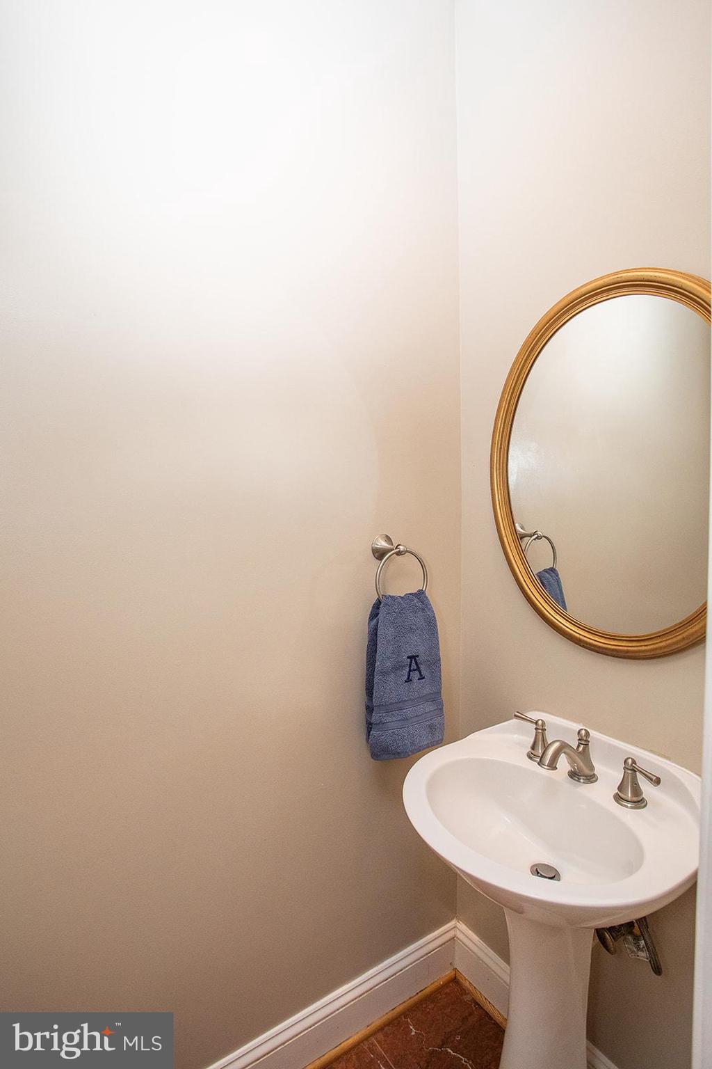 ROSSLYN - Residential Lease