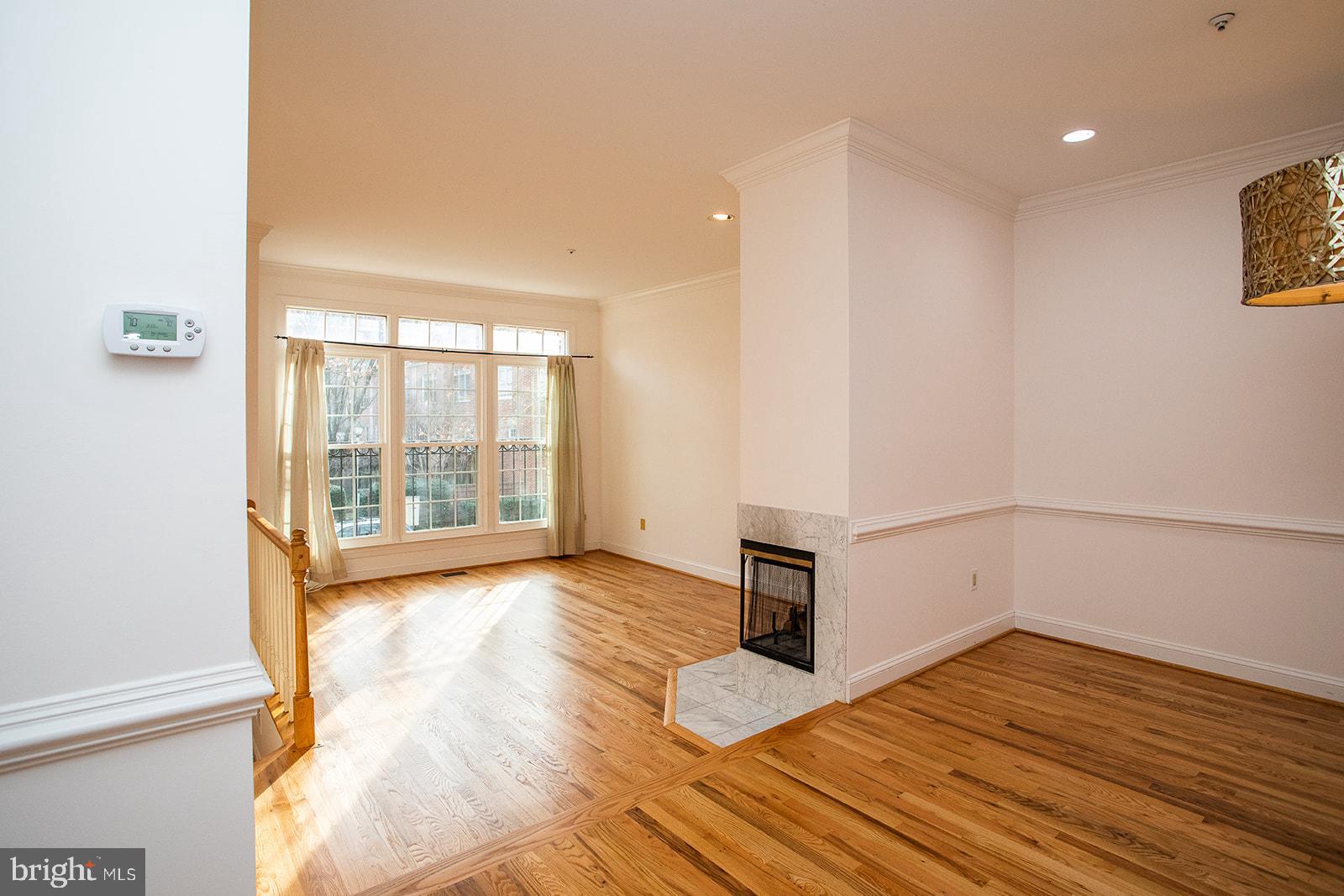 ROSSLYN - Residential Lease