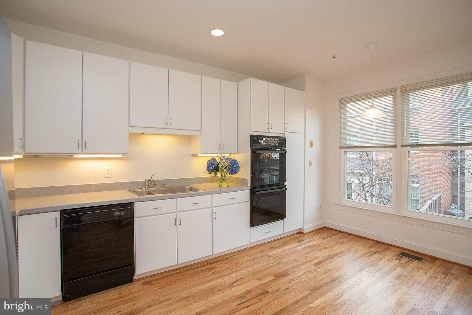 ROSSLYN - Residential Lease