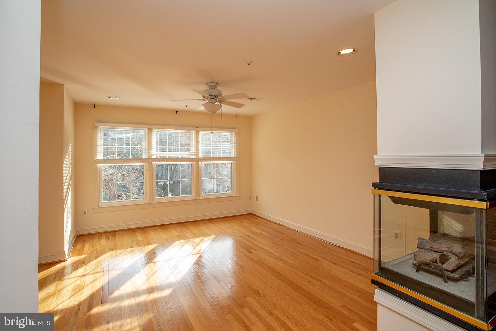 ROSSLYN - Residential Lease