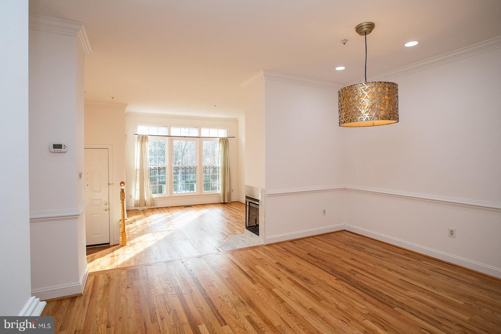 ROSSLYN - Residential Lease