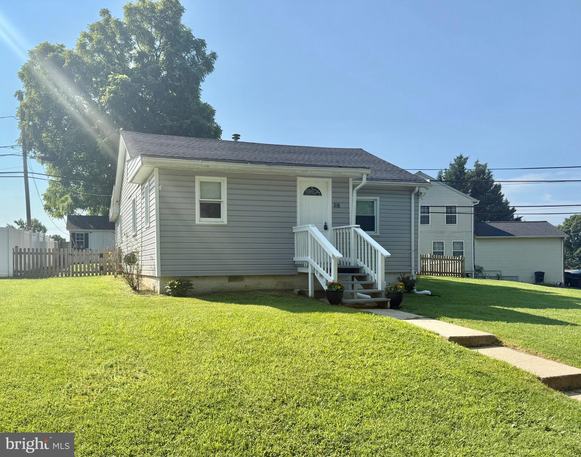 215 GLIDER DRIVE