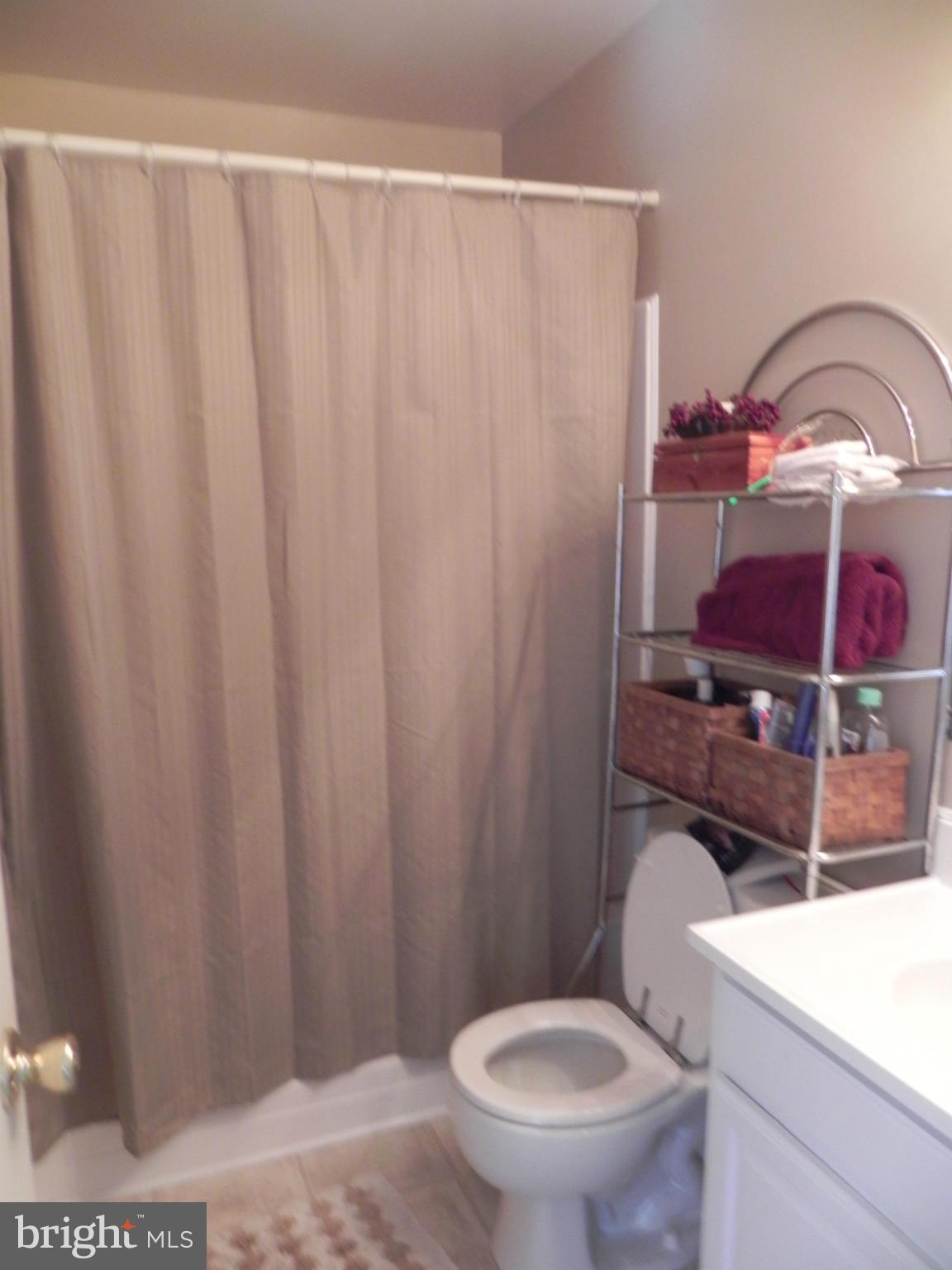 SIGEL BRN P/O GLYMONT SU - Residential Lease