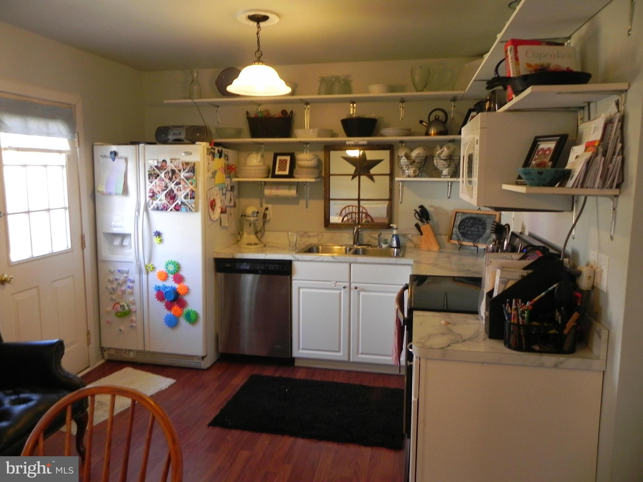 SIGEL BRN P/O GLYMONT SU - Residential Lease