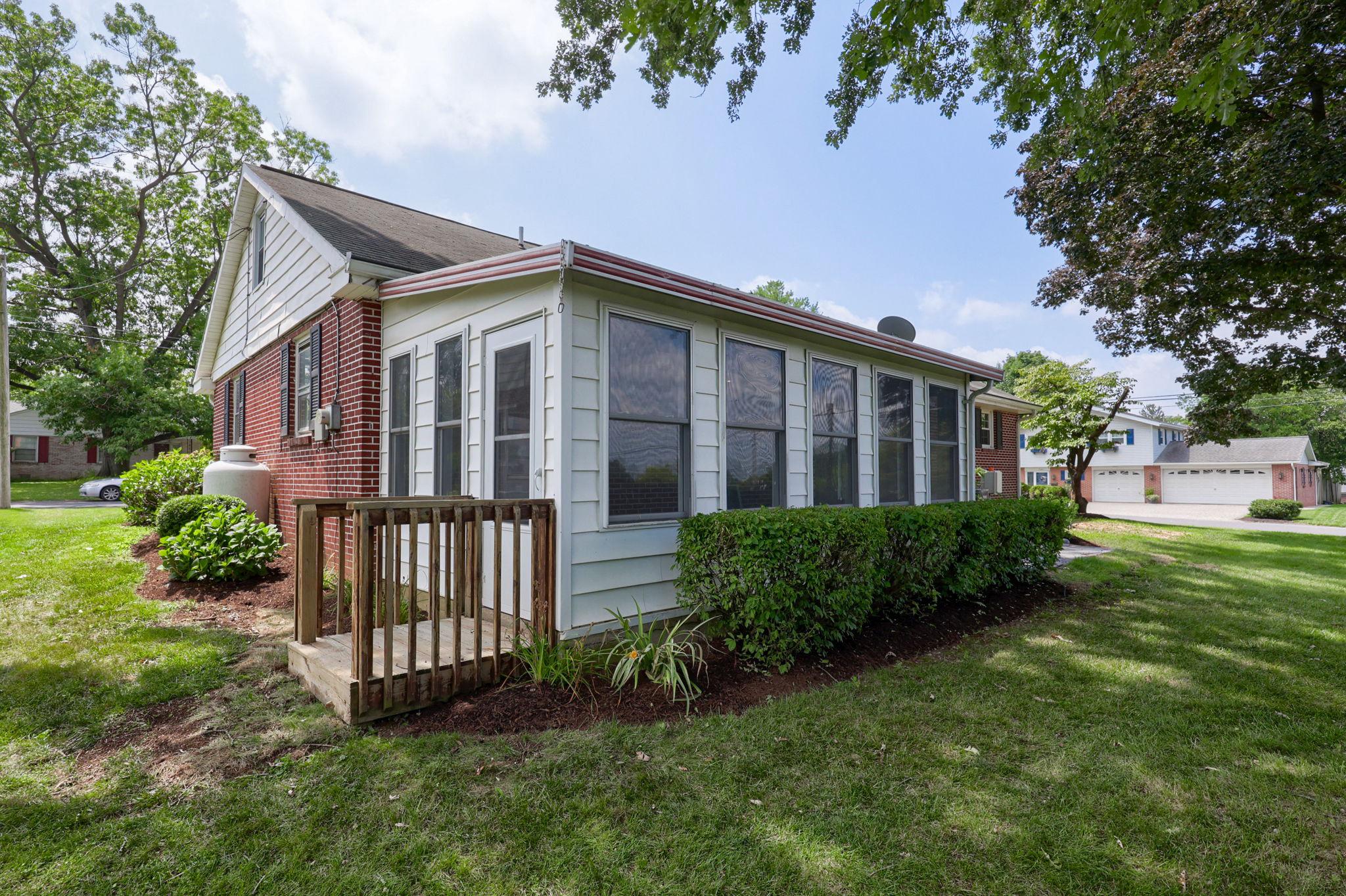 89 ROSE AVENUE