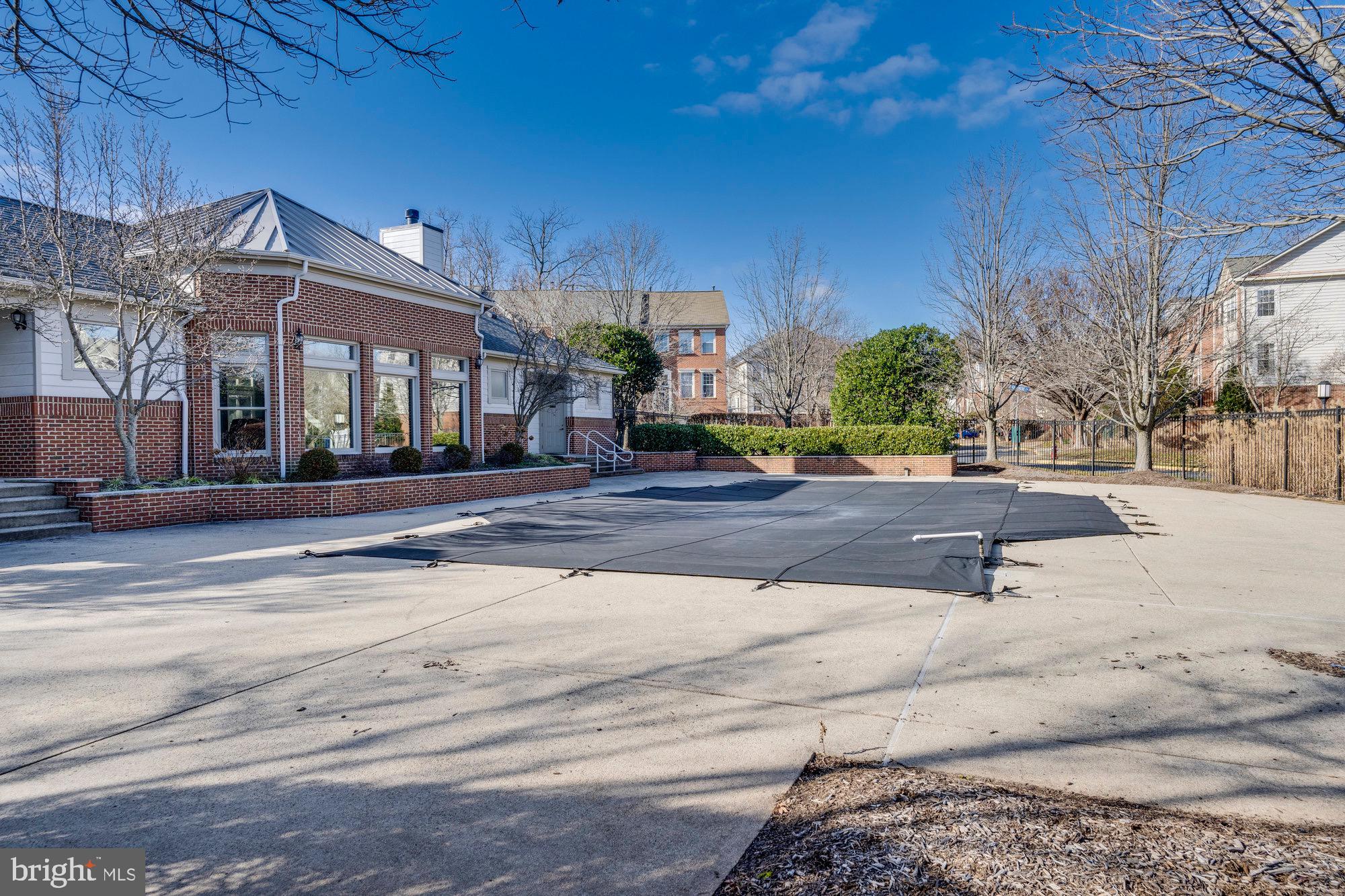 EDGEWATER AT TOWN CENTER - Residential