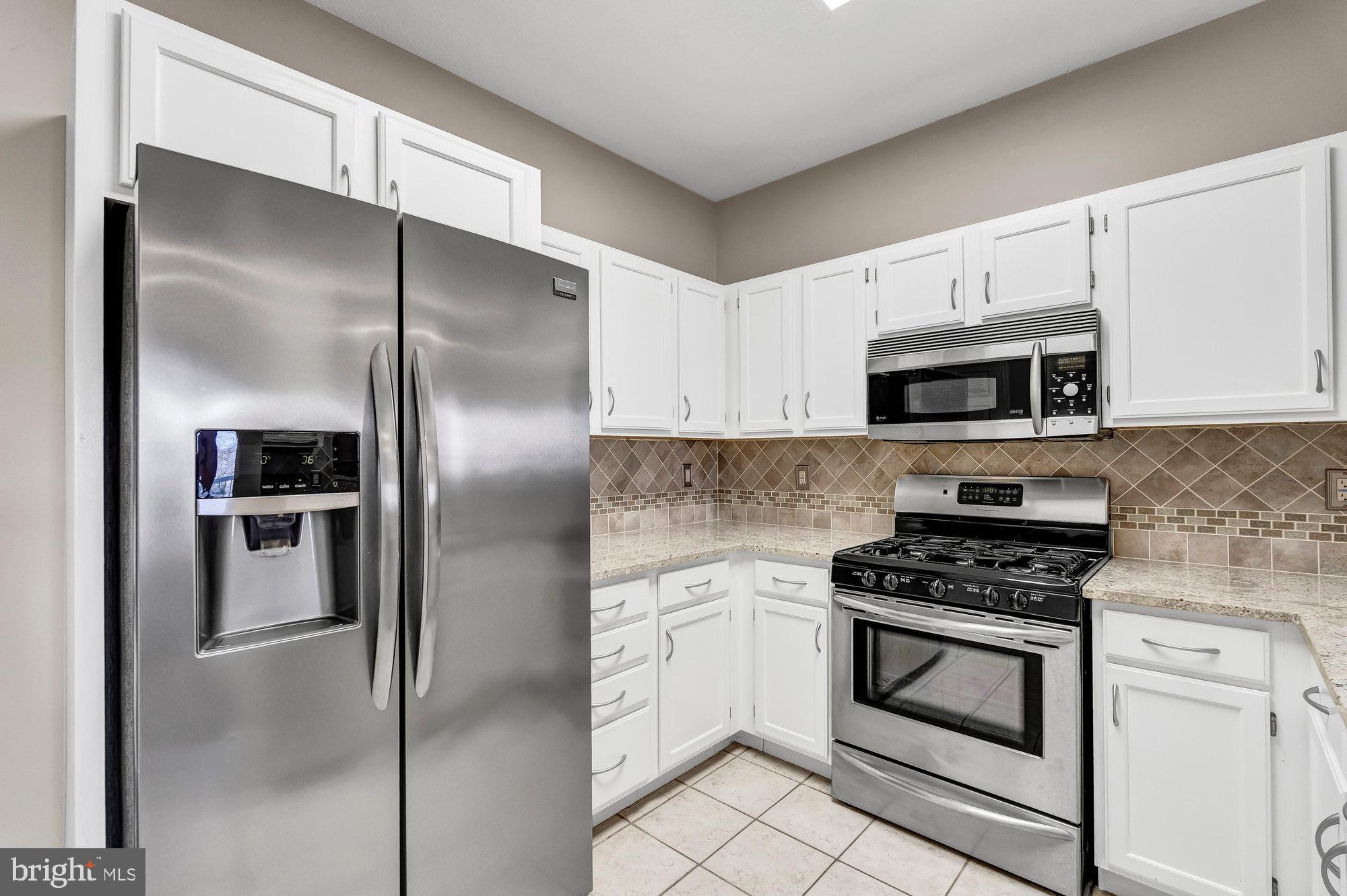 EDGEWATER AT TOWN CENTER - Residential