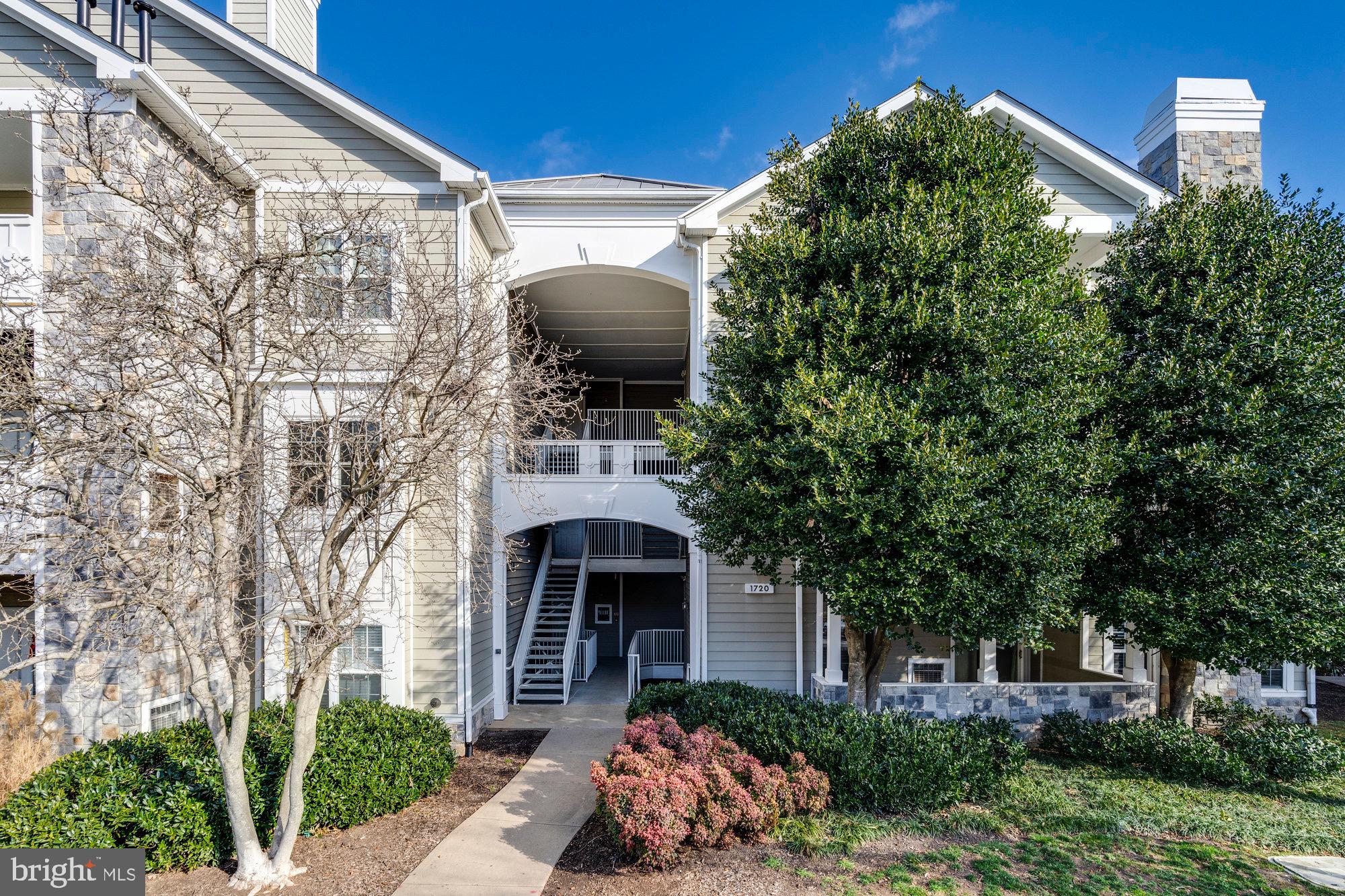 EDGEWATER AT TOWN CENTER - Residential