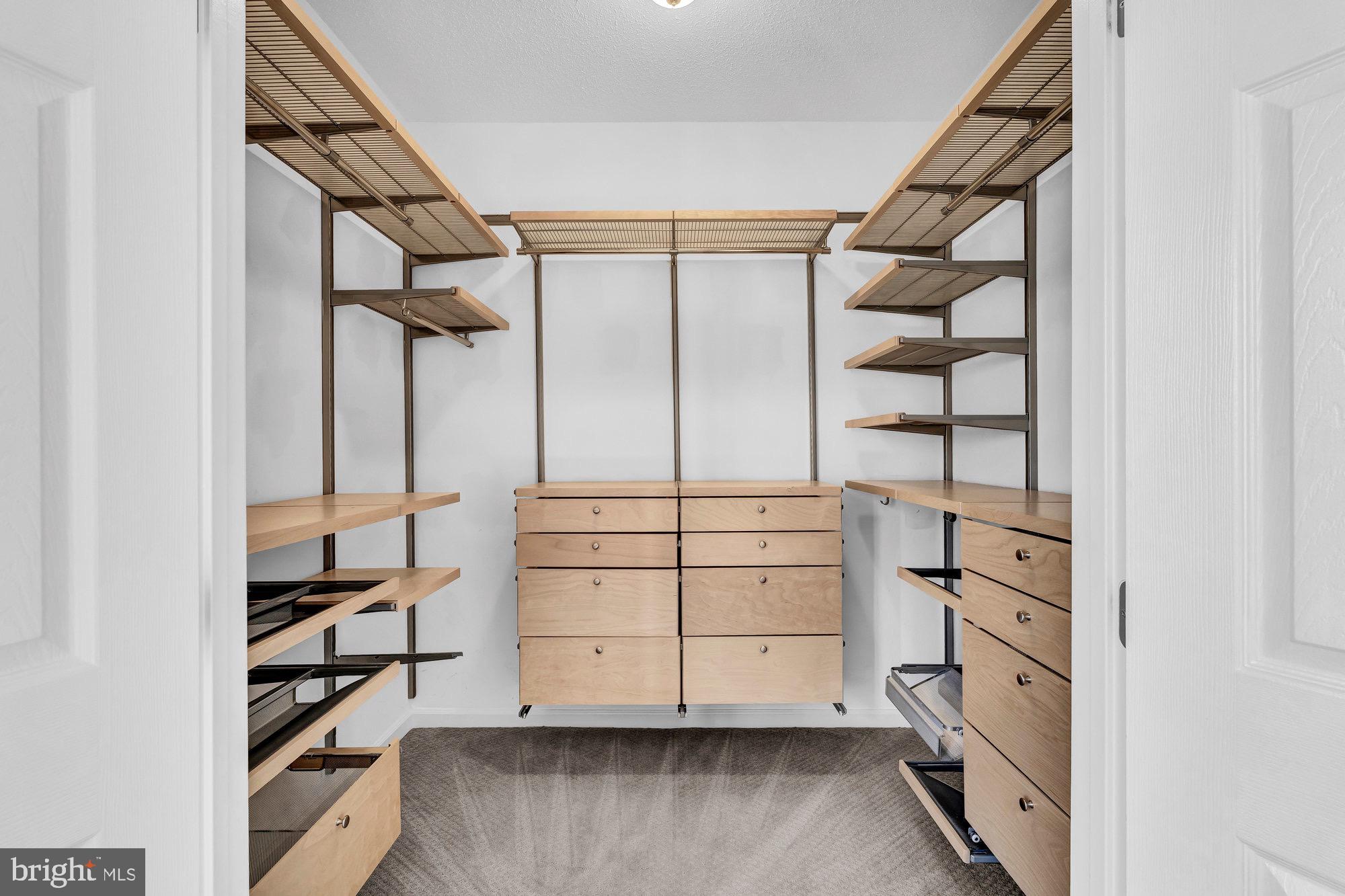 EDGEWATER AT TOWN CENTER - Residential