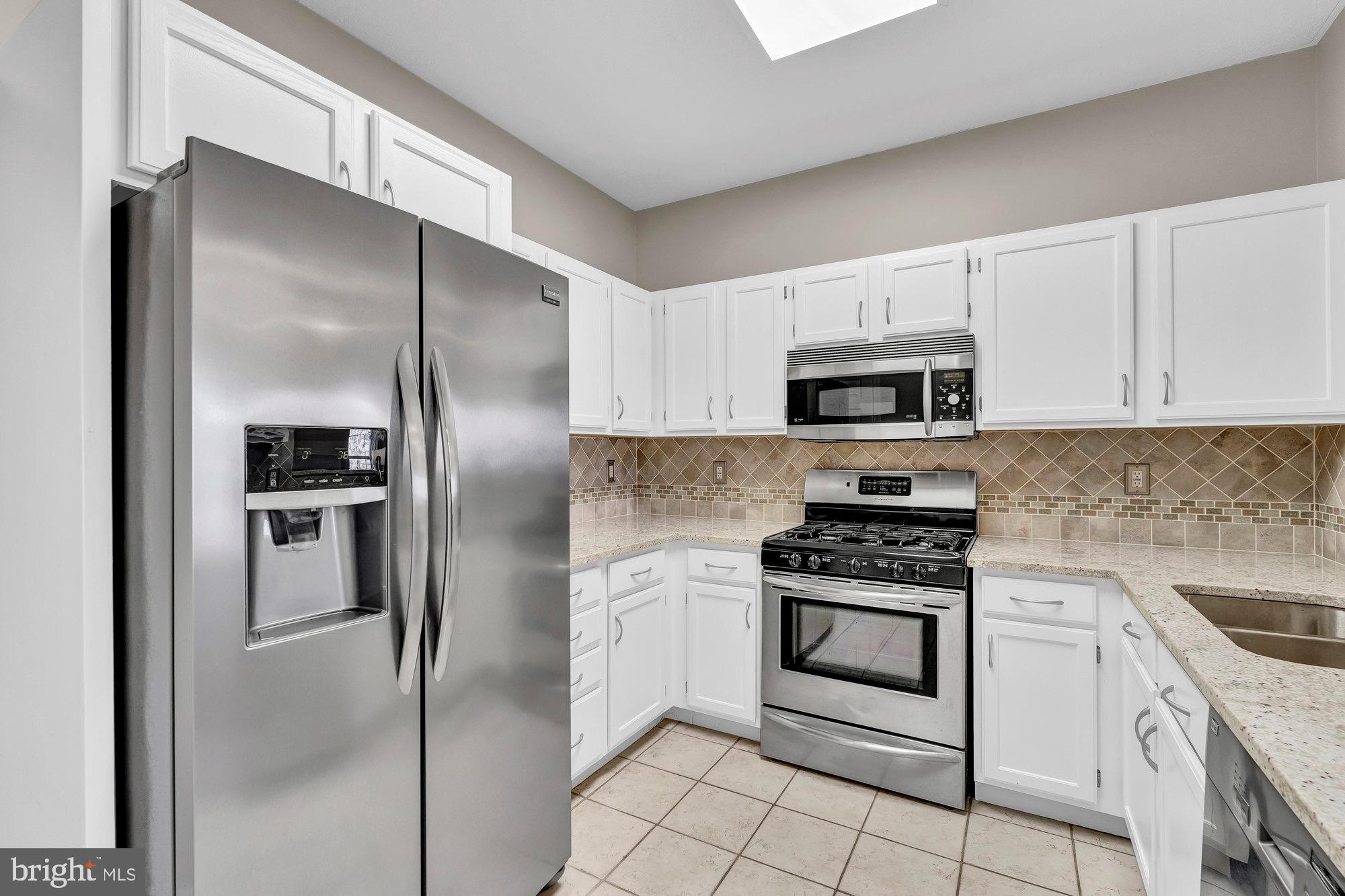 EDGEWATER AT TOWN CENTER - Residential