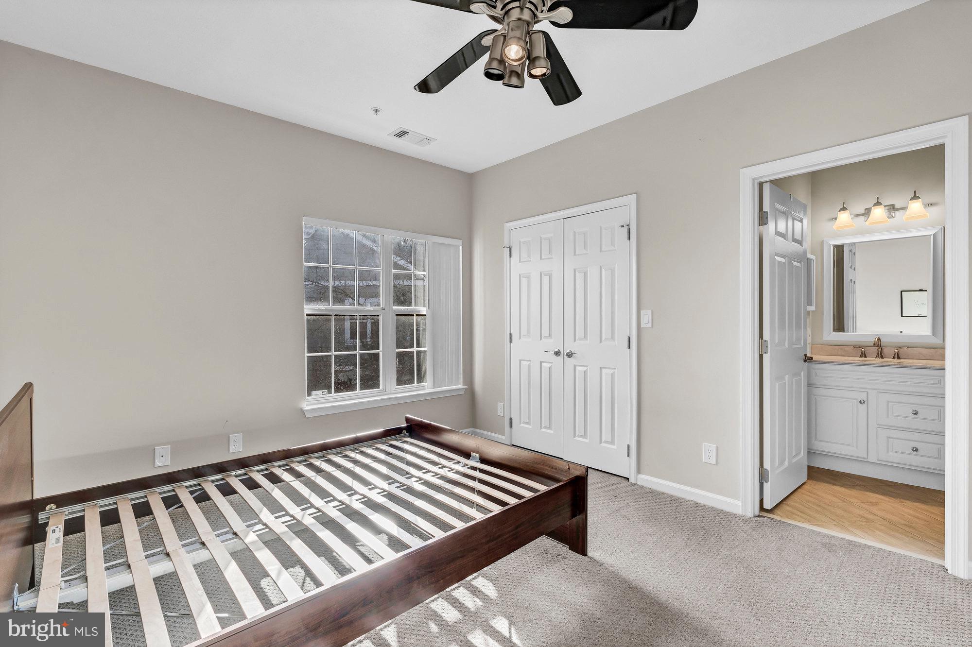 EDGEWATER AT TOWN CENTER - Residential