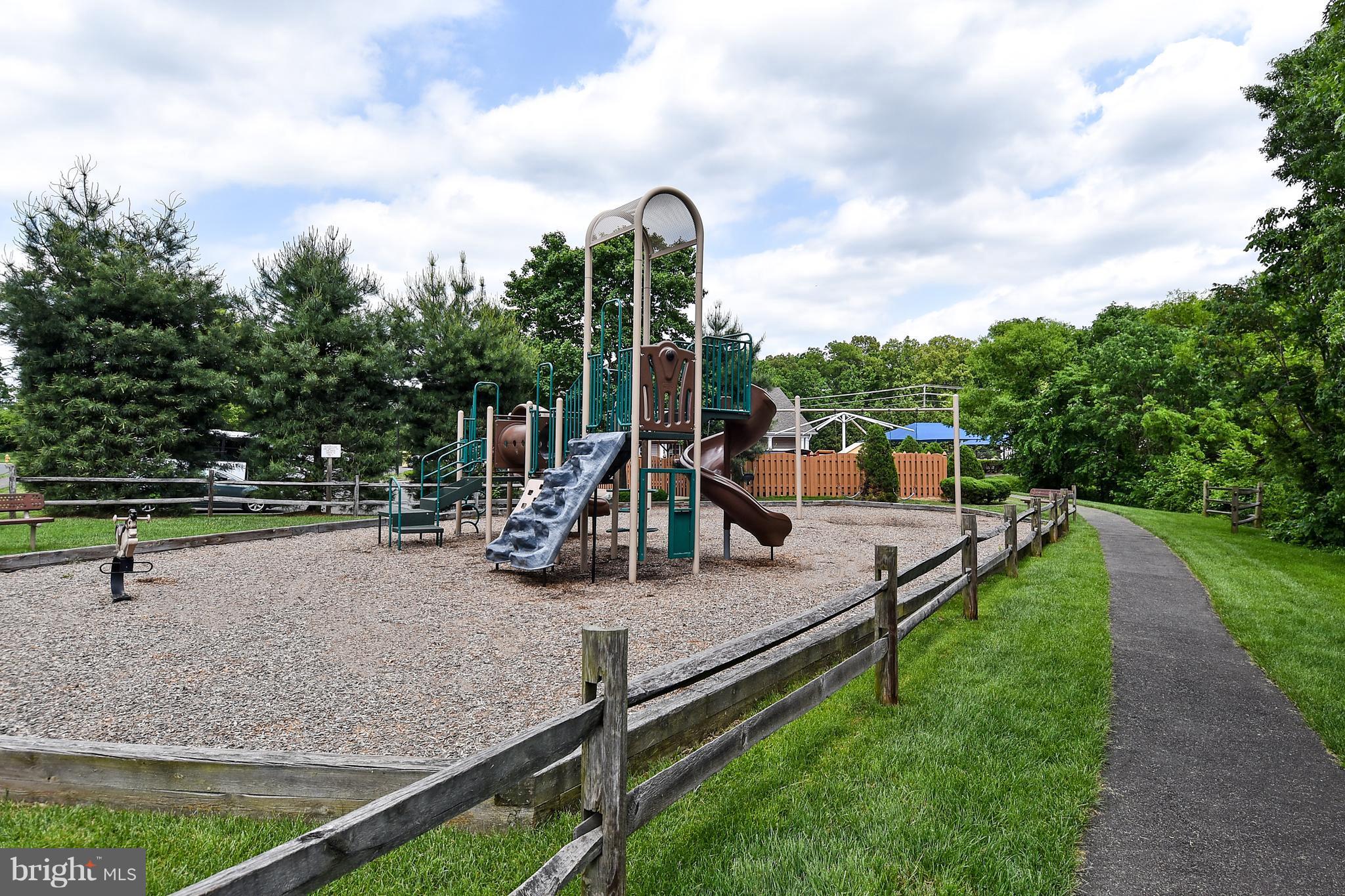 BRIDLEWOOD - Residential