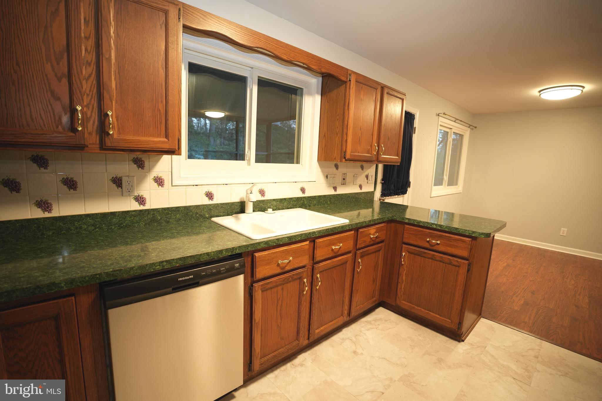 CEDAR COVE - Residential