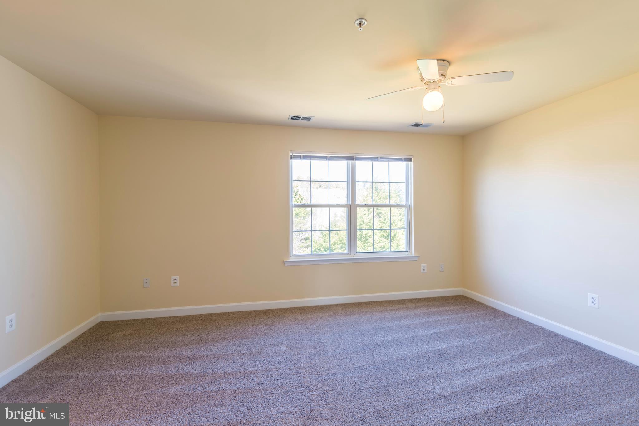 VILLAS ON WATERS EDGE - Residential