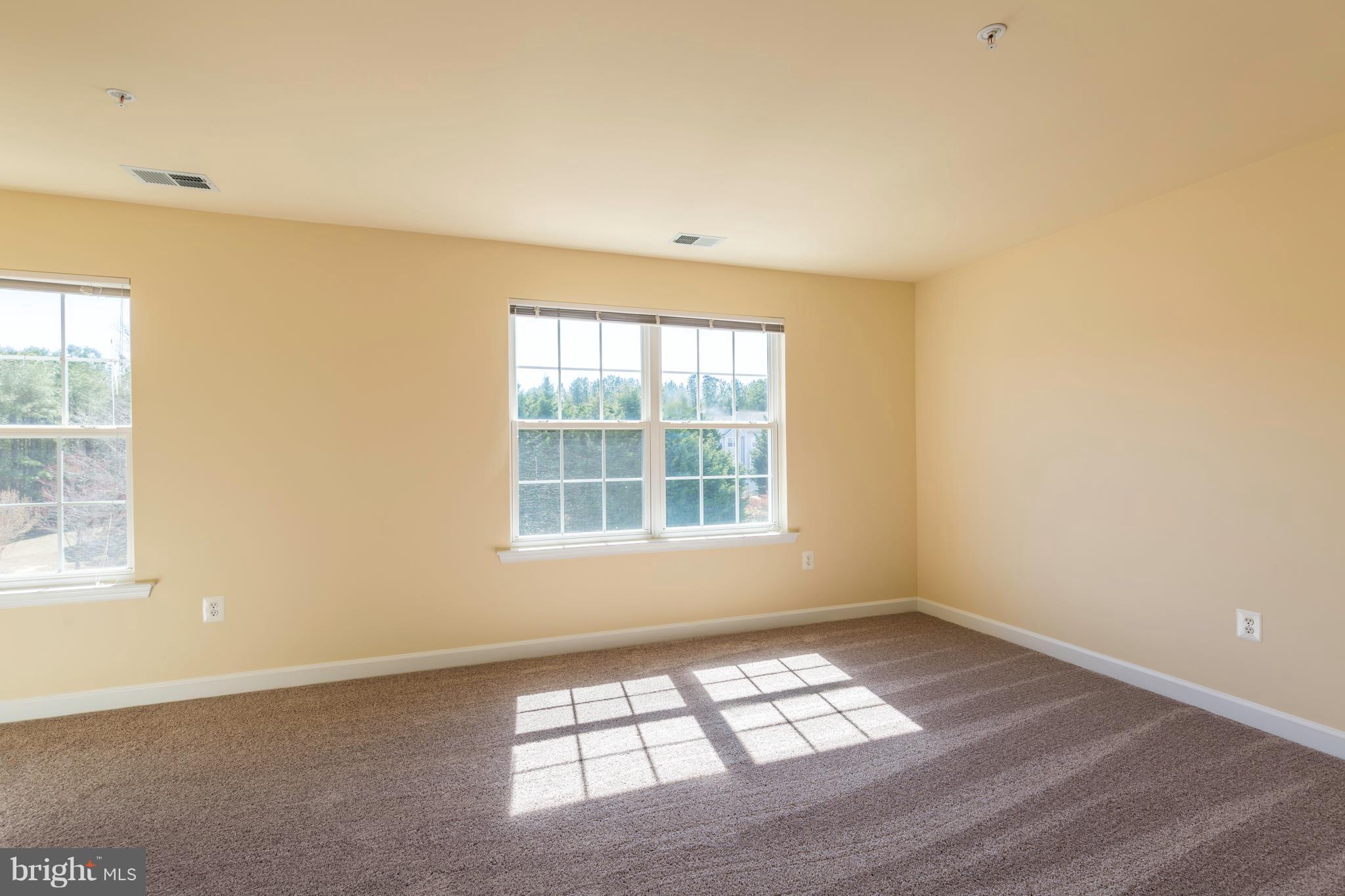 VILLAS ON WATERS EDGE - Residential