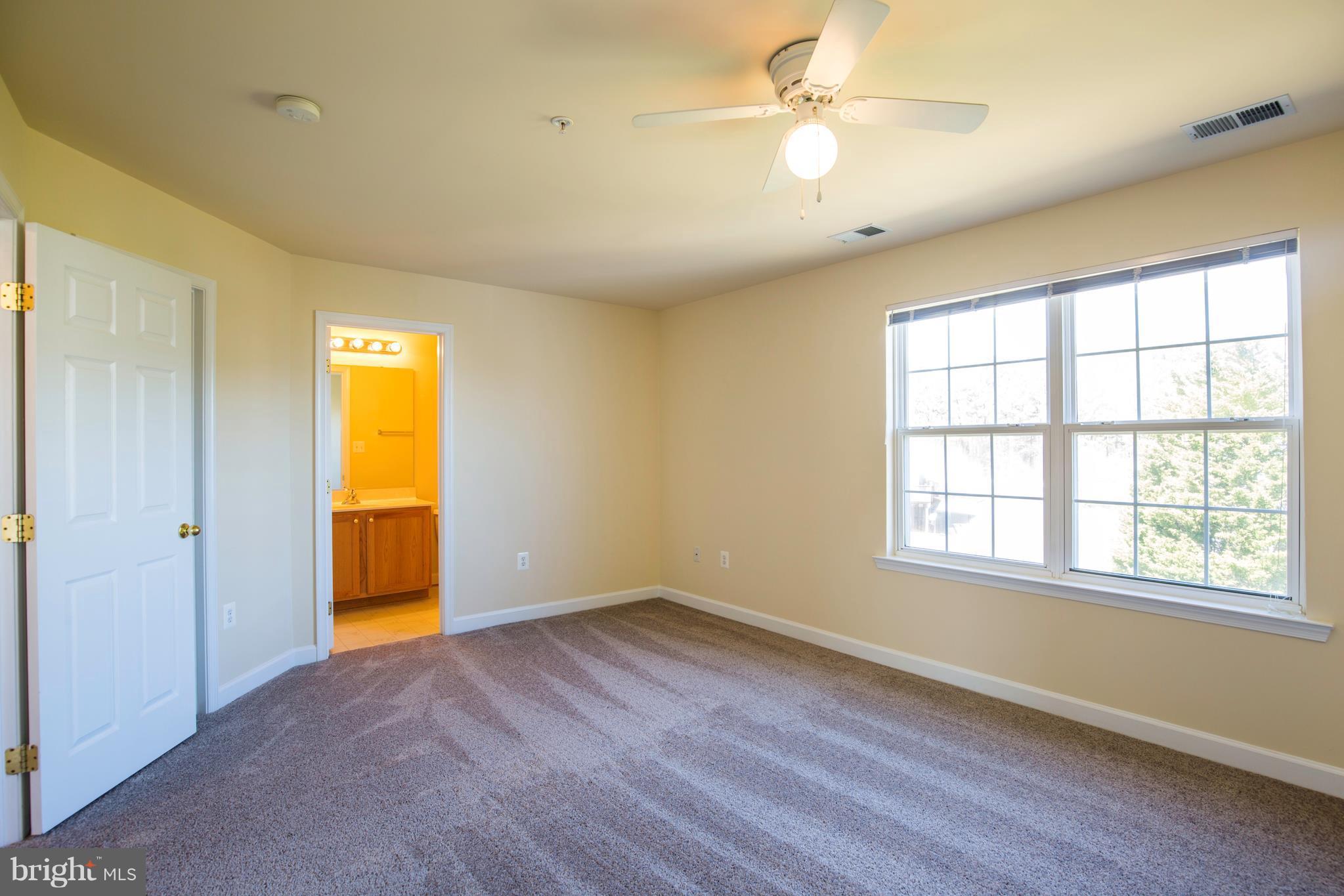 VILLAS ON WATERS EDGE - Residential