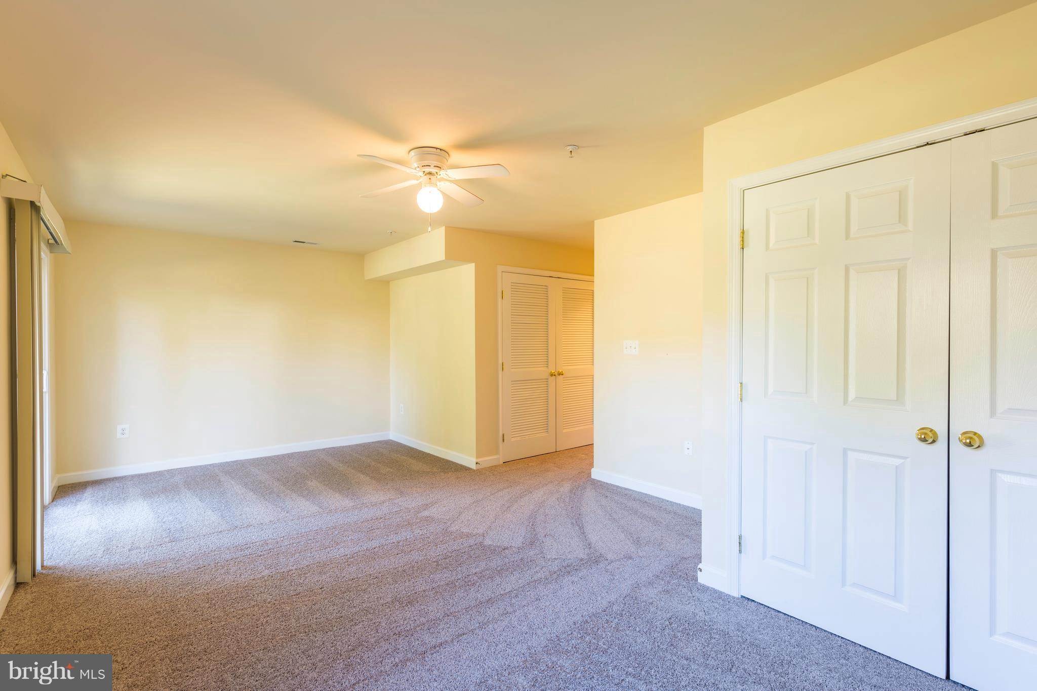 VILLAS ON WATERS EDGE - Residential