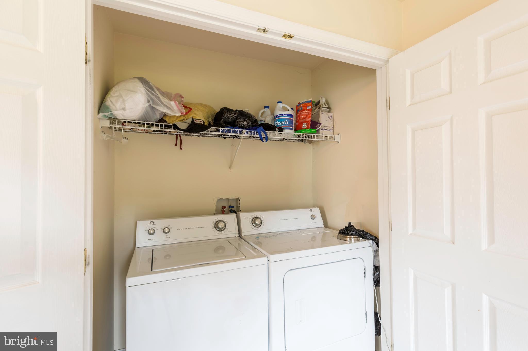 VILLAS ON WATERS EDGE - Residential