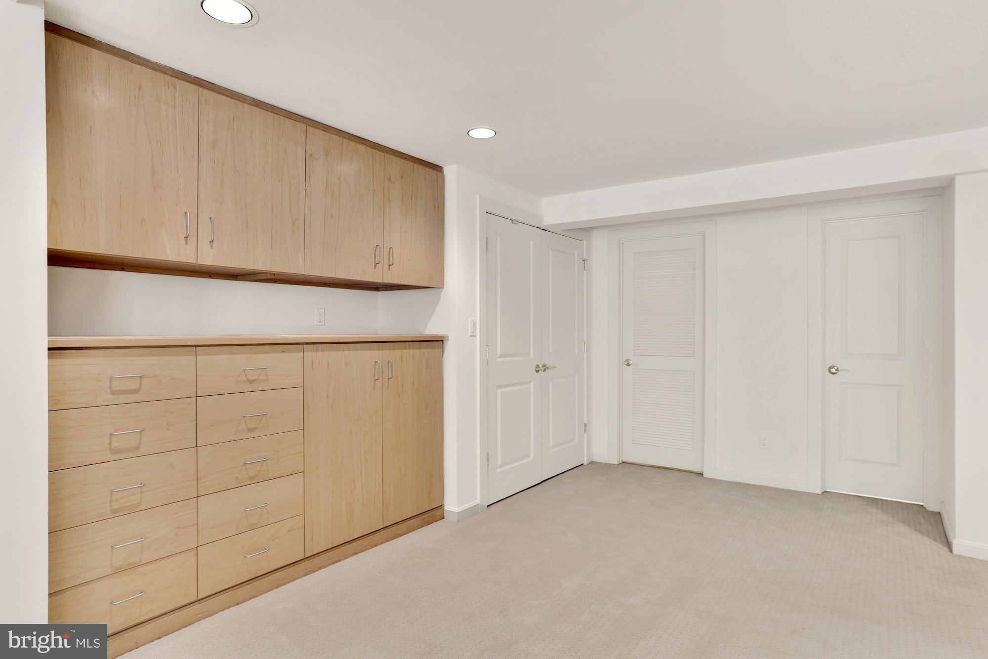 BETHESDA OUTSIDE - Residential