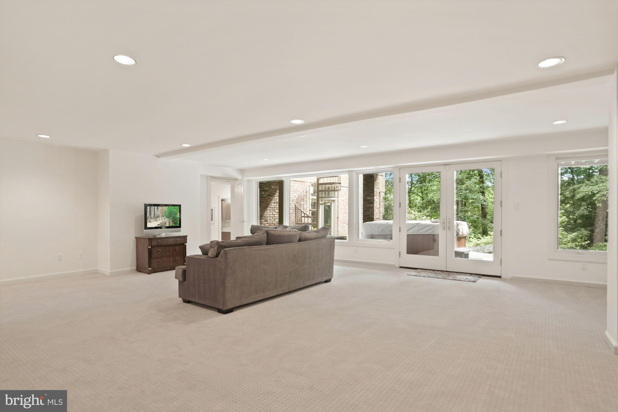 BETHESDA OUTSIDE - Residential