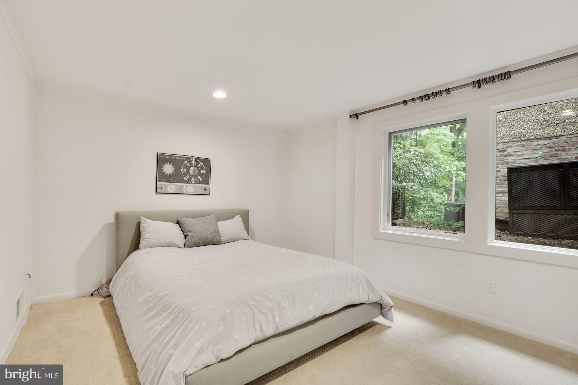 BETHESDA OUTSIDE - Residential