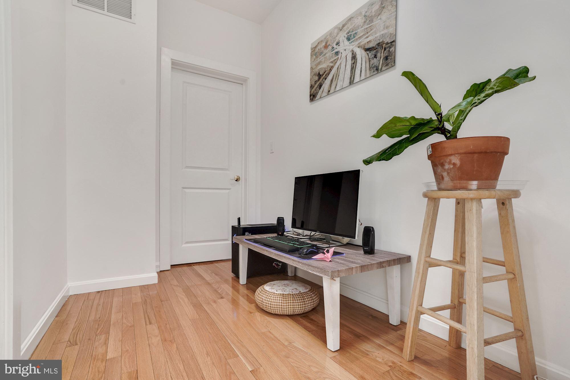 BETHESDA OUTSIDE - Residential