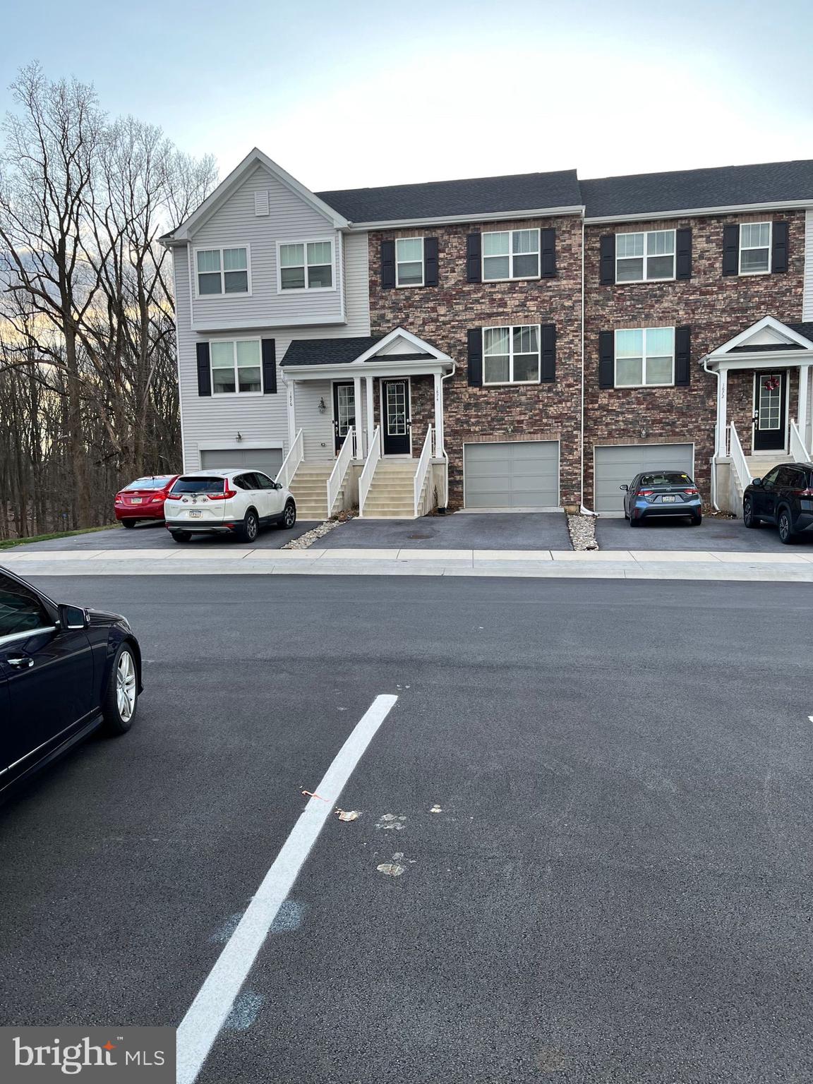 TOWNES AT SHANNON HILL - Residential