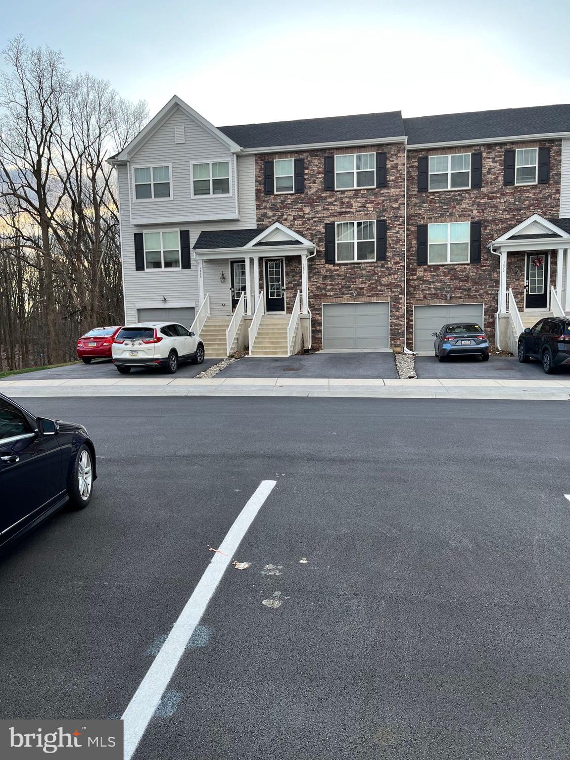 TOWNES AT SHANNON HILL - Residential