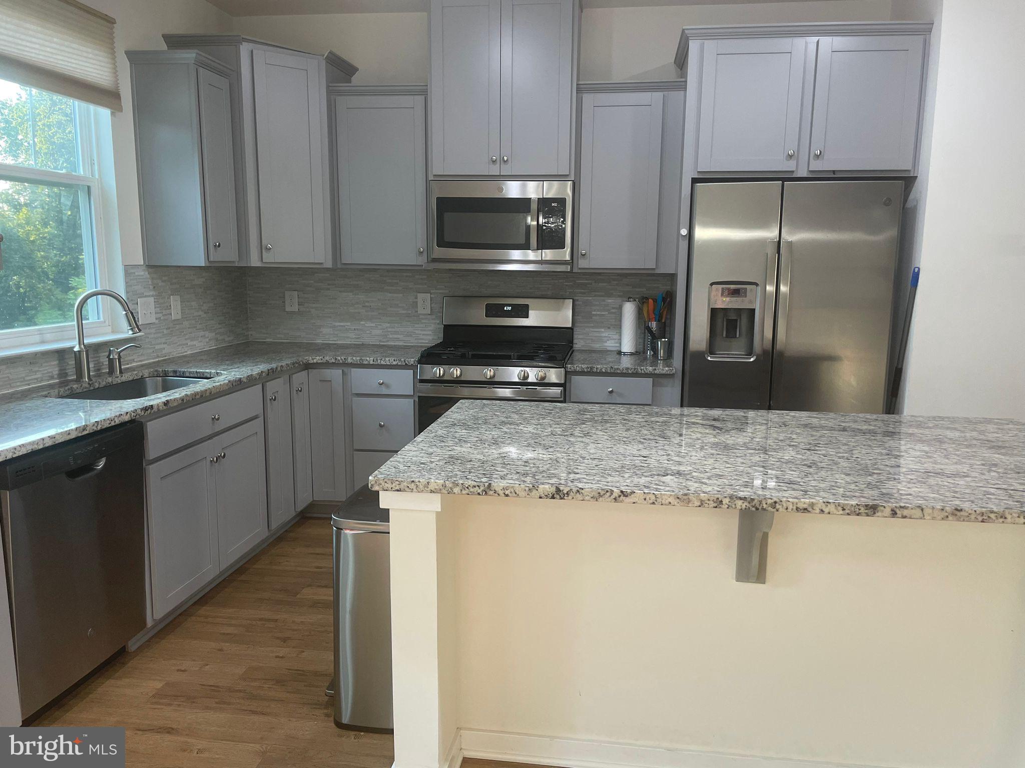 TOWNES AT SHANNON HILL - Residential