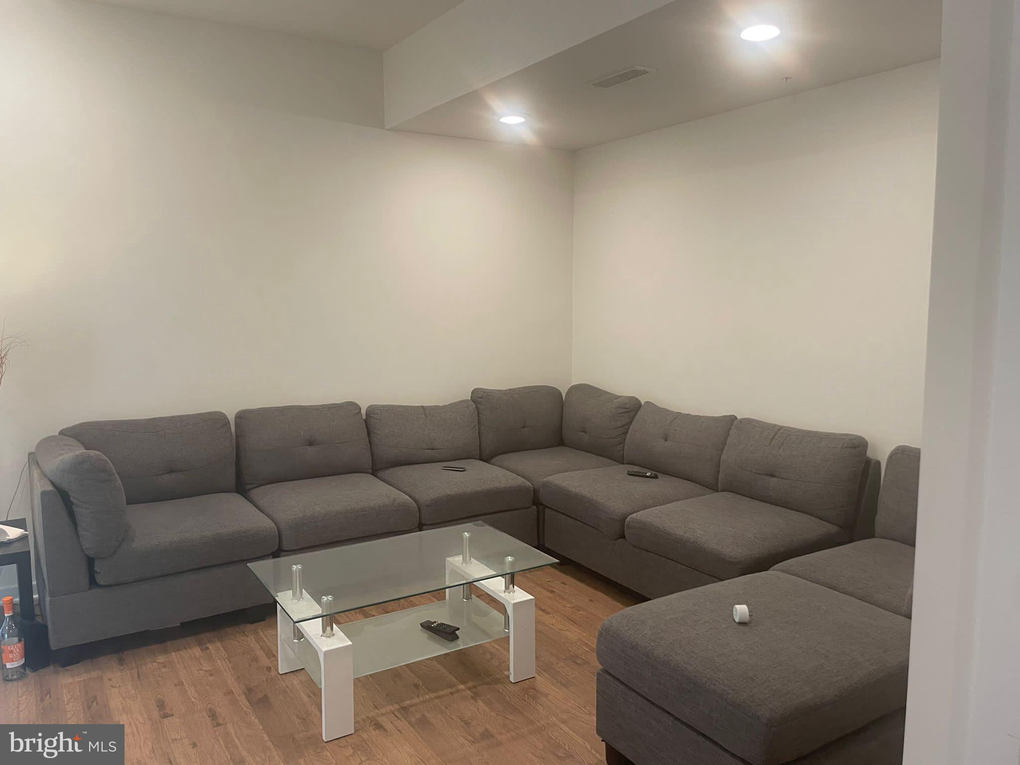 TOWNES AT SHANNON HILL - Residential