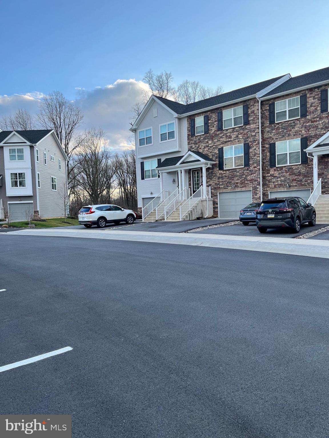 TOWNES AT SHANNON HILL - Residential