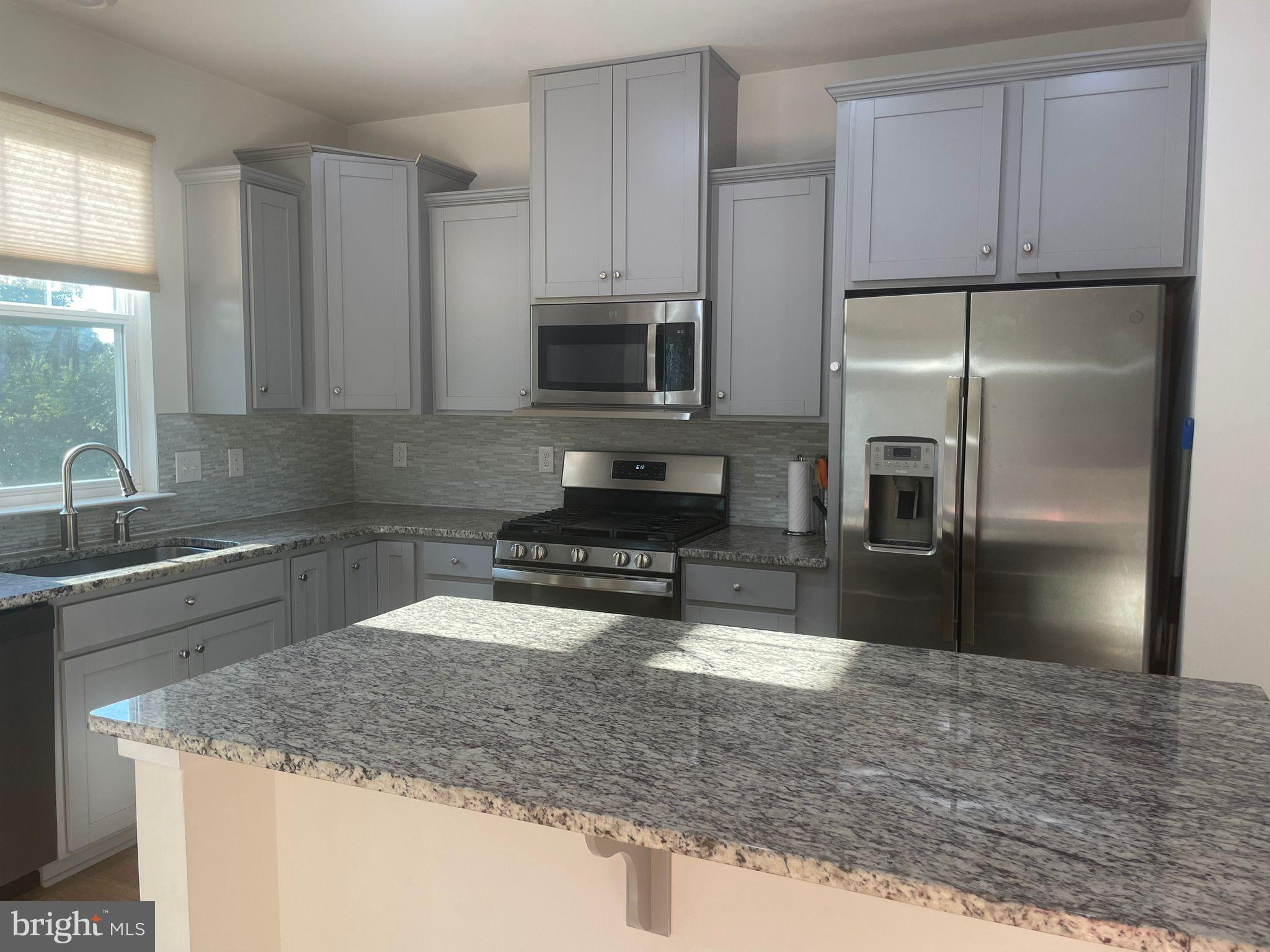 TOWNES AT SHANNON HILL - Residential