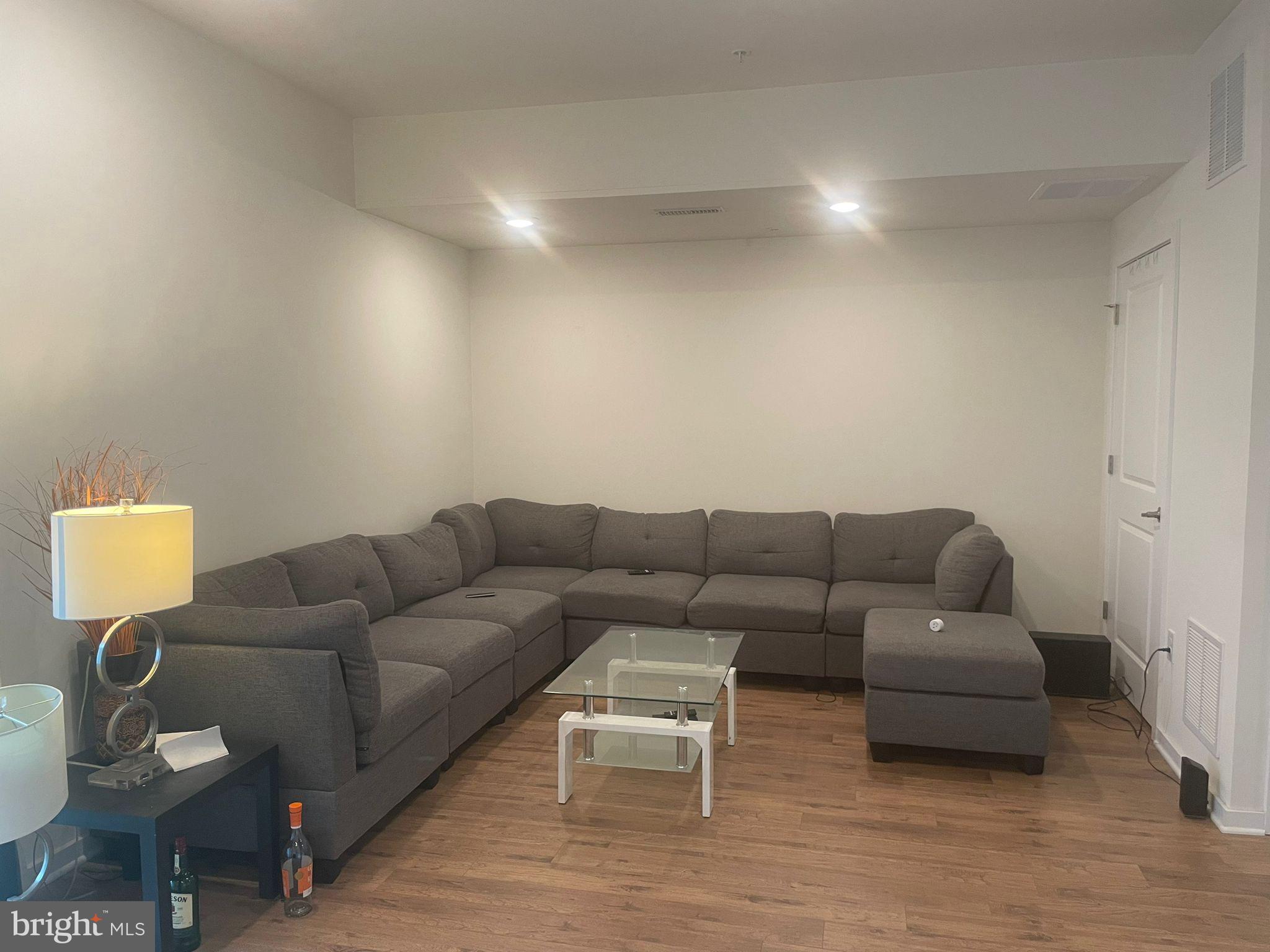 TOWNES AT SHANNON HILL - Residential