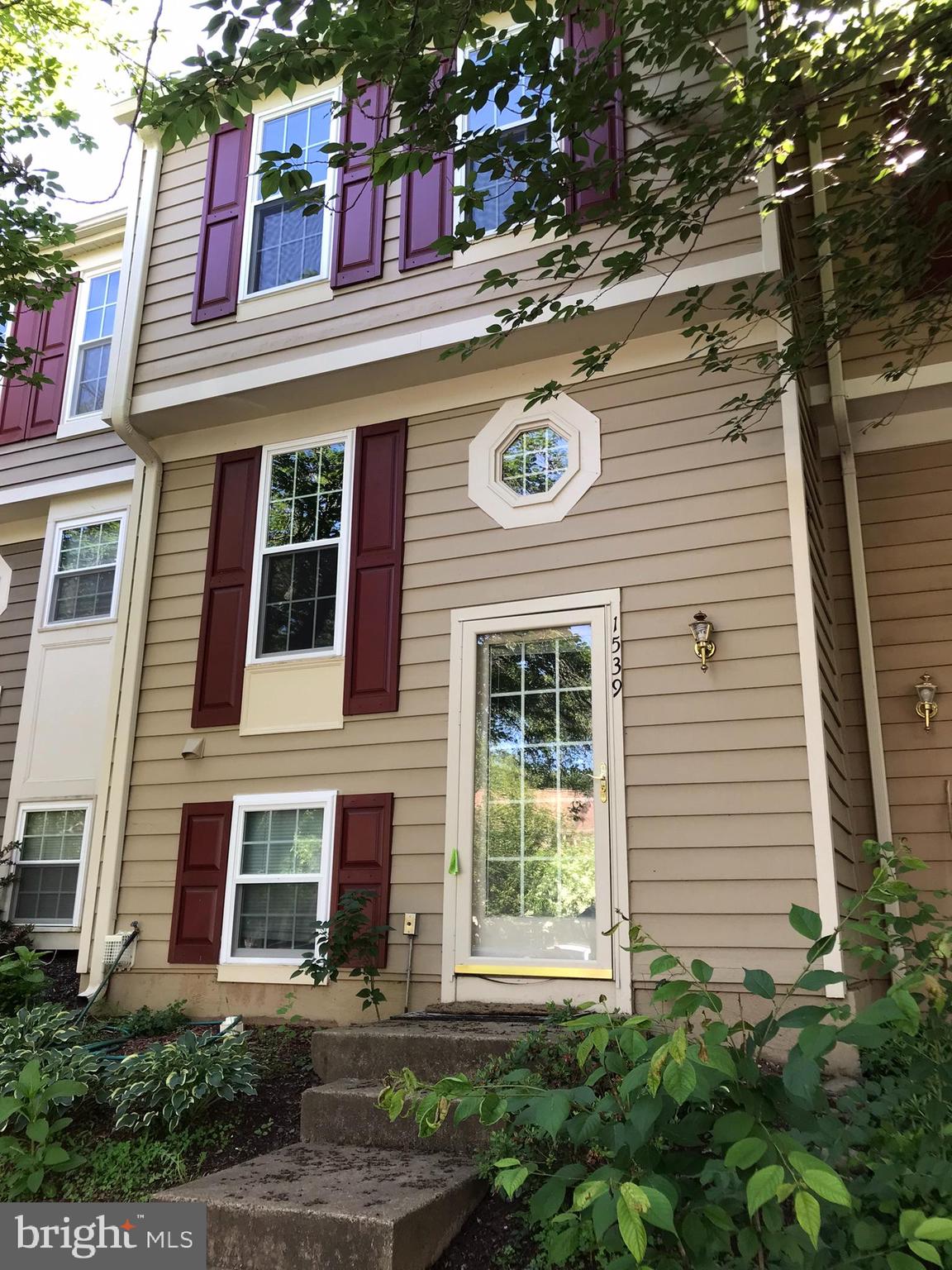 WOODCREST CLUSTER - Residential Lease