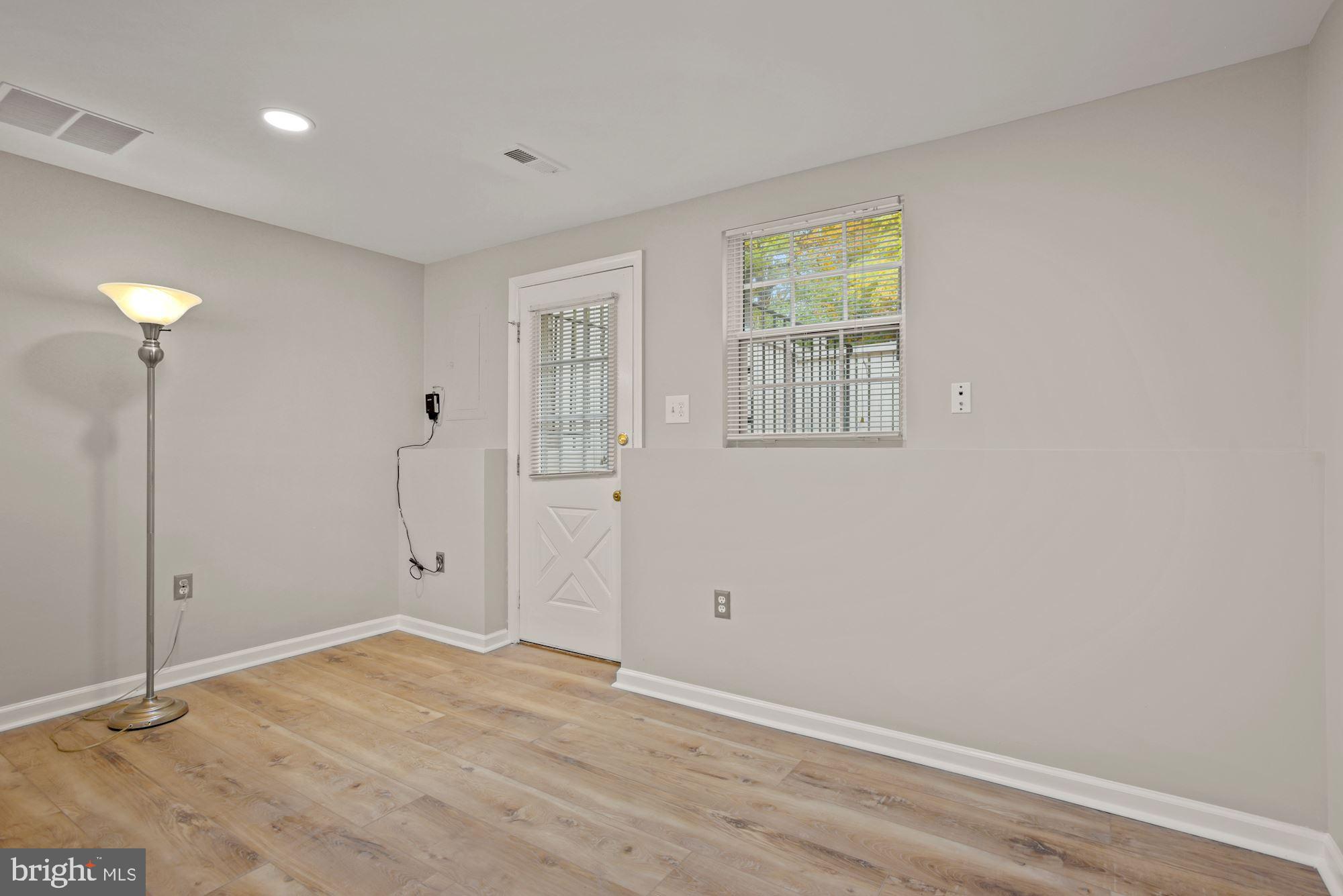 WOODCREST CLUSTER - Residential Lease