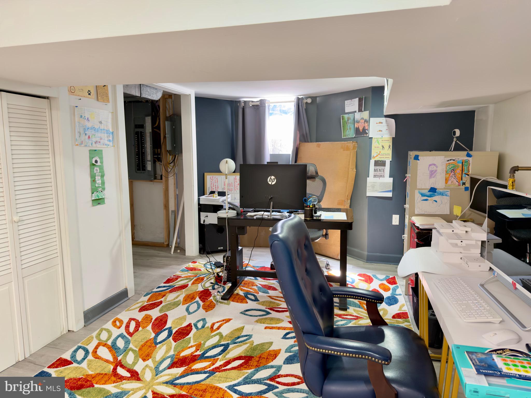 QUINCE ORCHARD MANOR - Residential