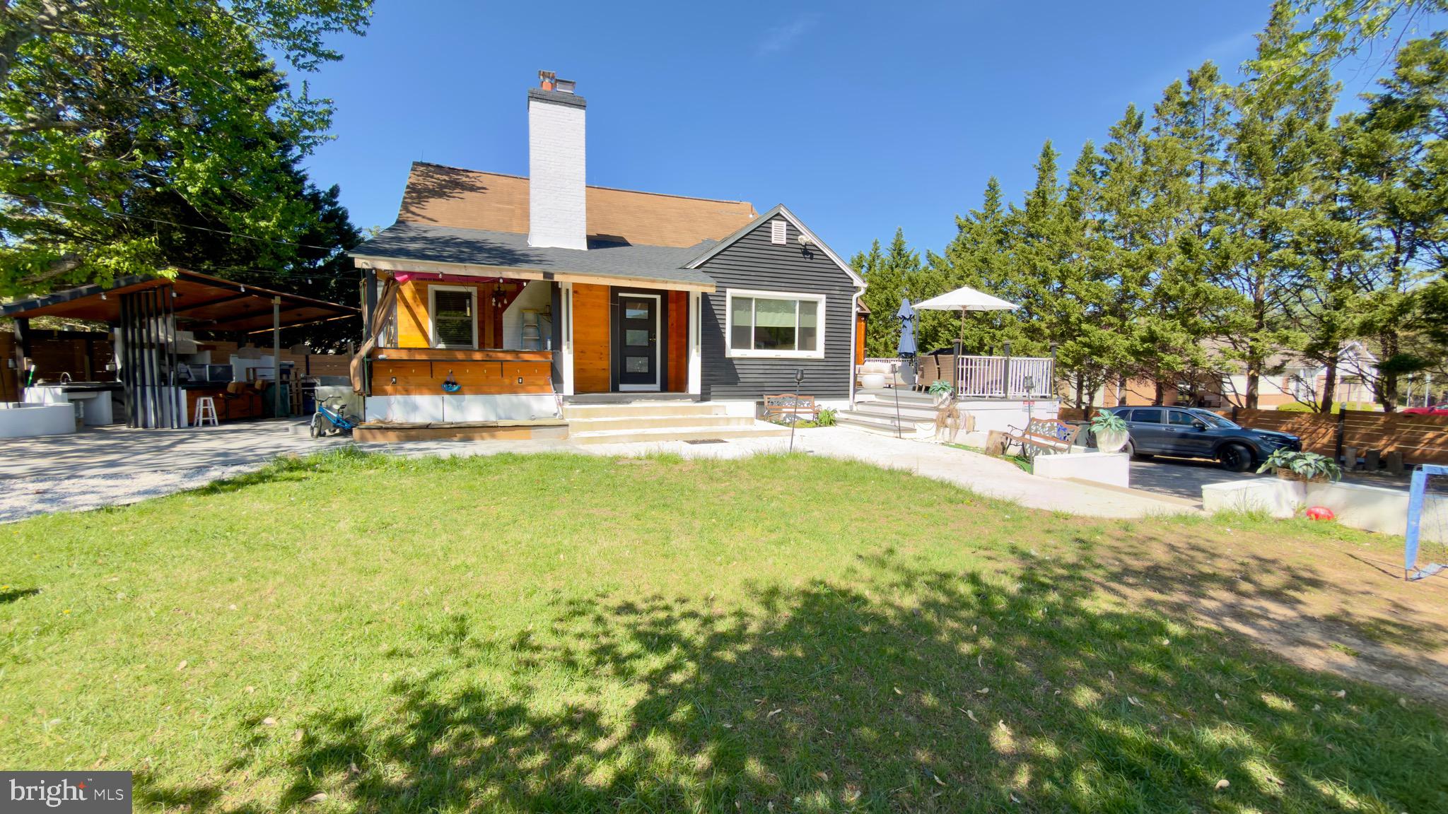 QUINCE ORCHARD MANOR - Residential