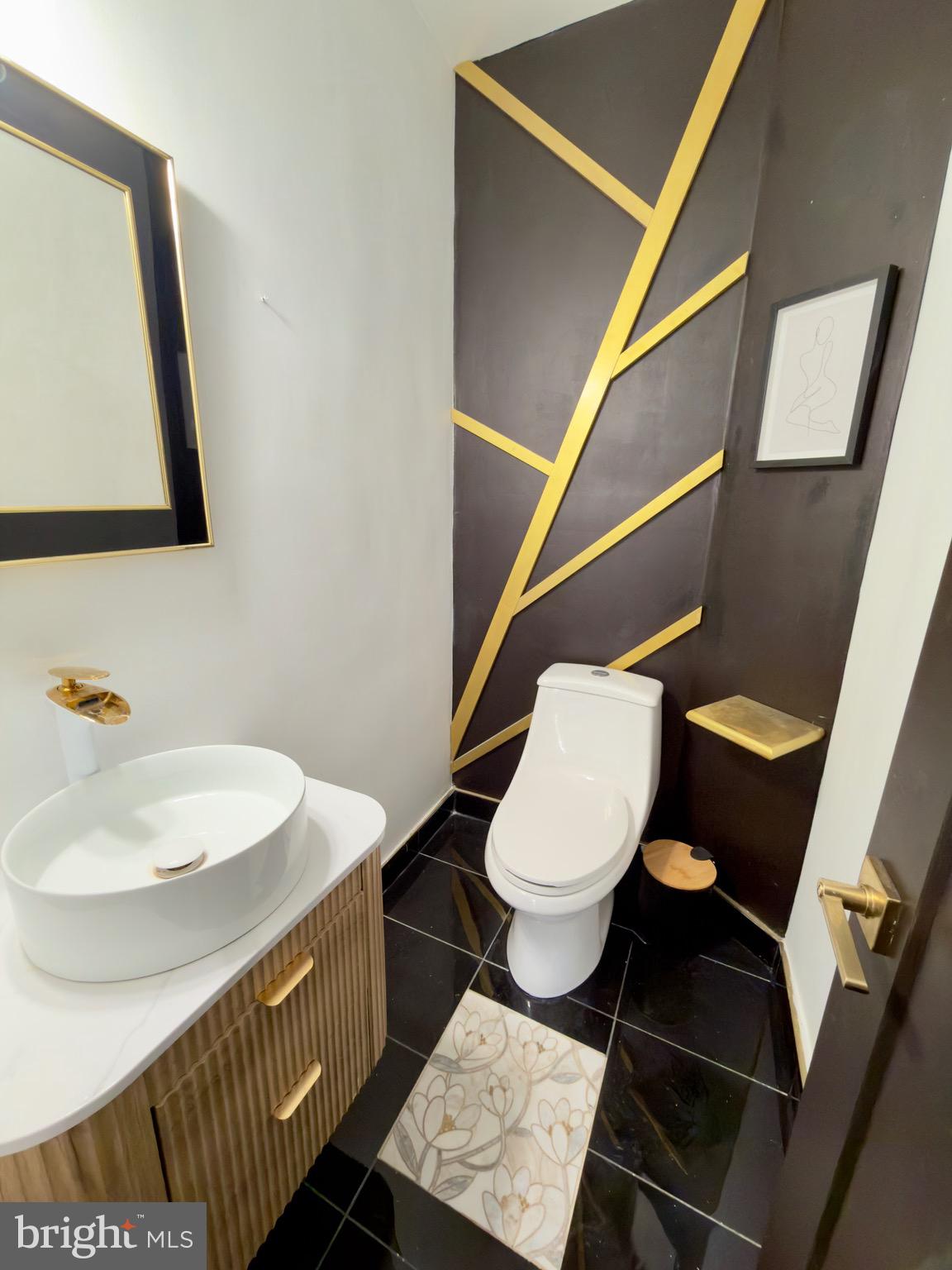 QUINCE ORCHARD MANOR - Residential