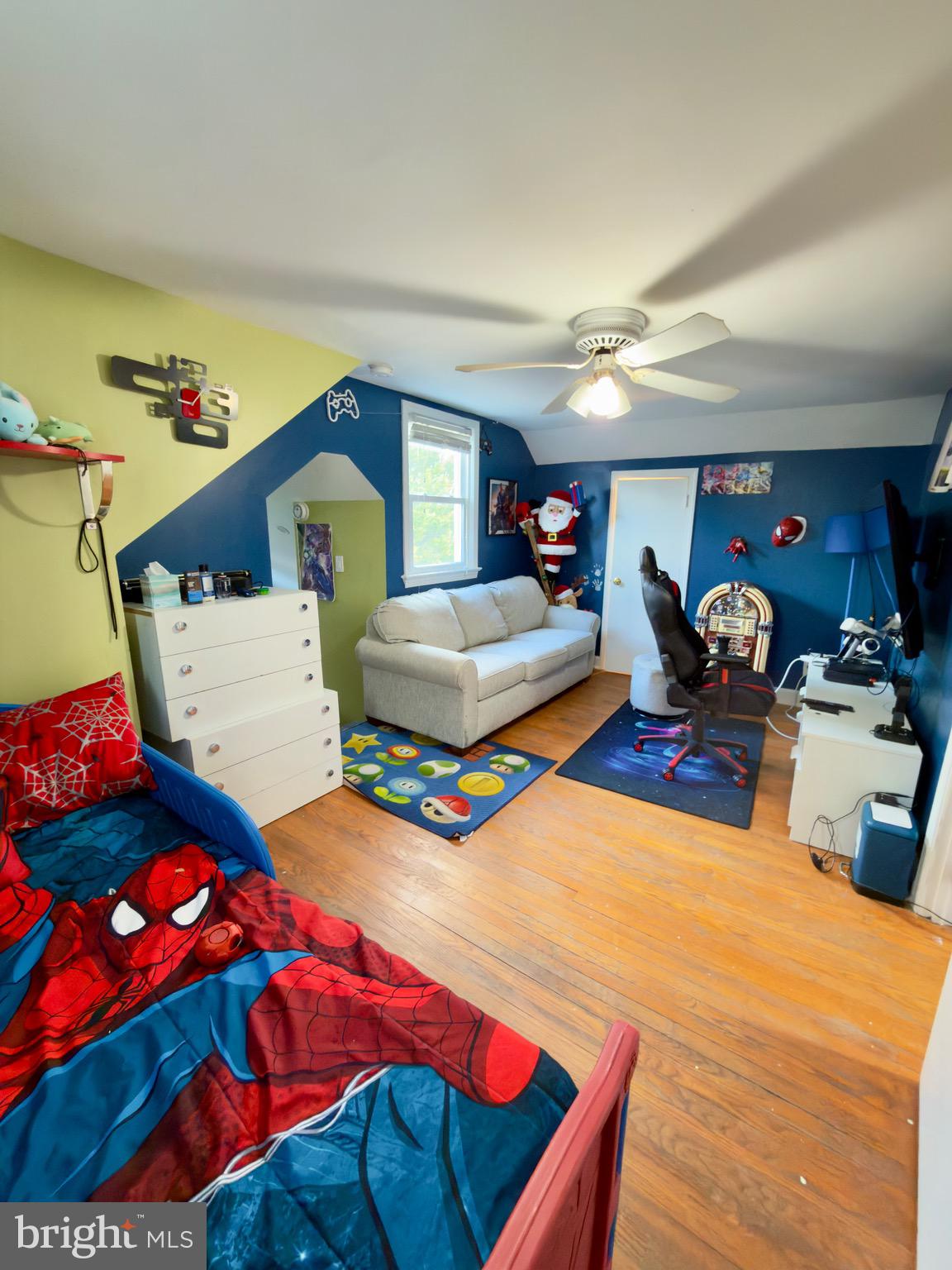 QUINCE ORCHARD MANOR - Residential