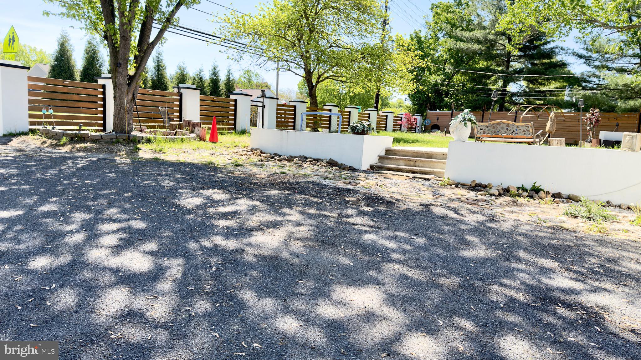 QUINCE ORCHARD MANOR - Residential