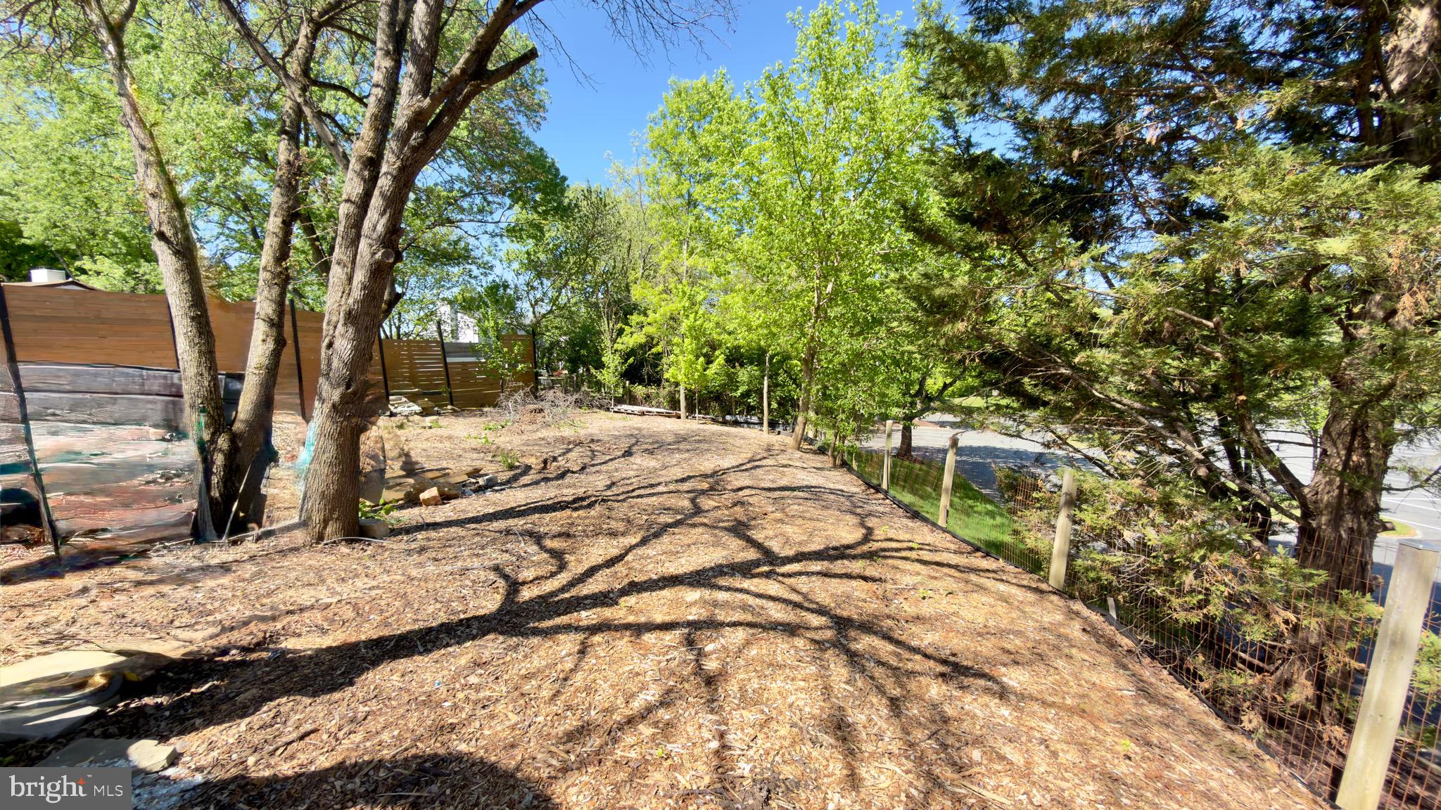 QUINCE ORCHARD MANOR - Residential